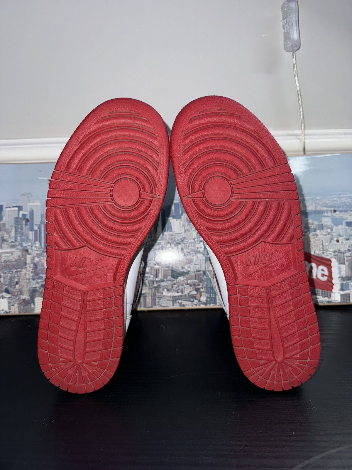 Jordan Brand × Nike Nike Air Jordan Retro 1 High OG Metallic Red GS 2017 Size US 6.5 / EU 39-40 - 6 Thumbnail
