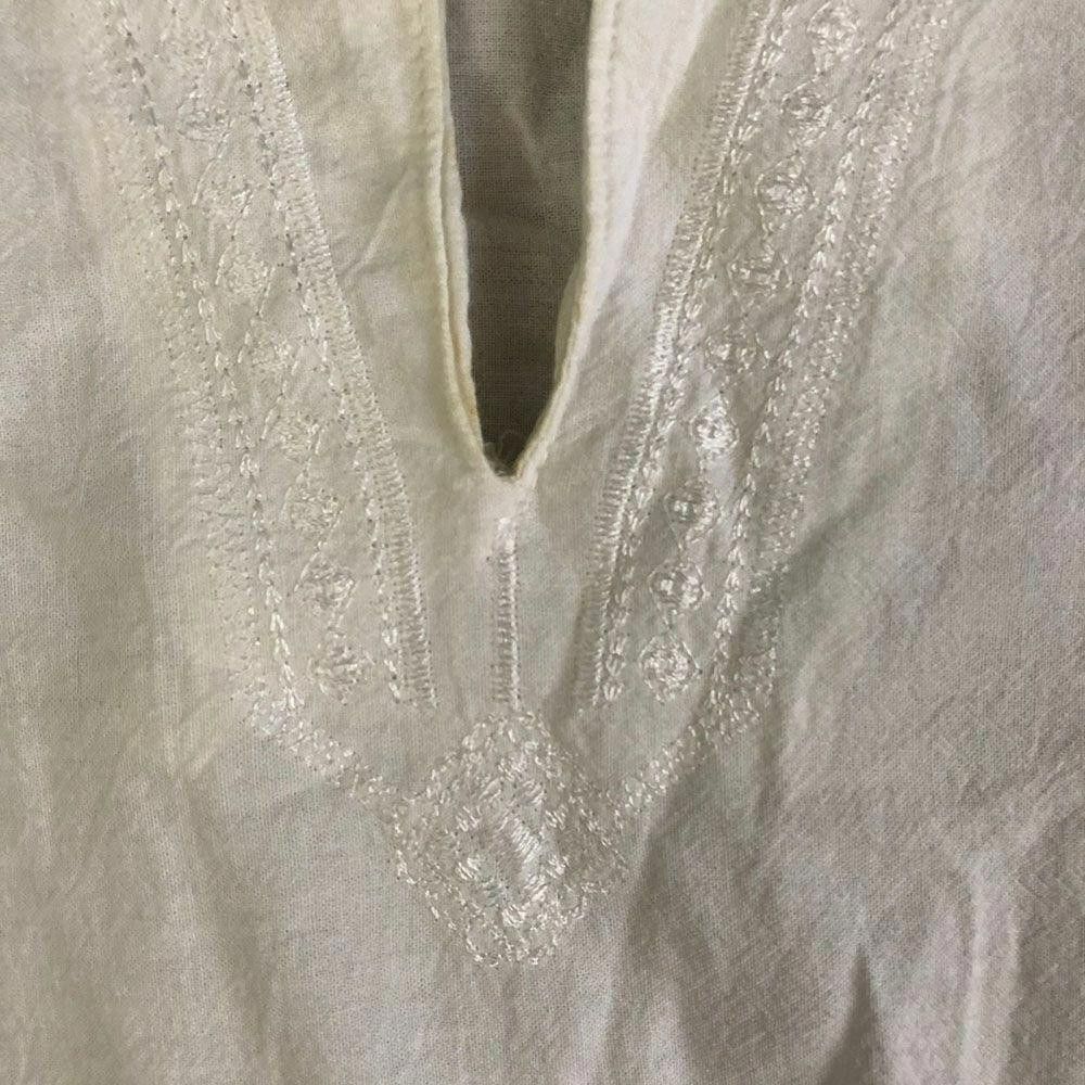 Designer Used White Hand Made Calico Embroidered Blouse XL Size XL / US 12-14 / IT 48-50 - 2 Thumbnail