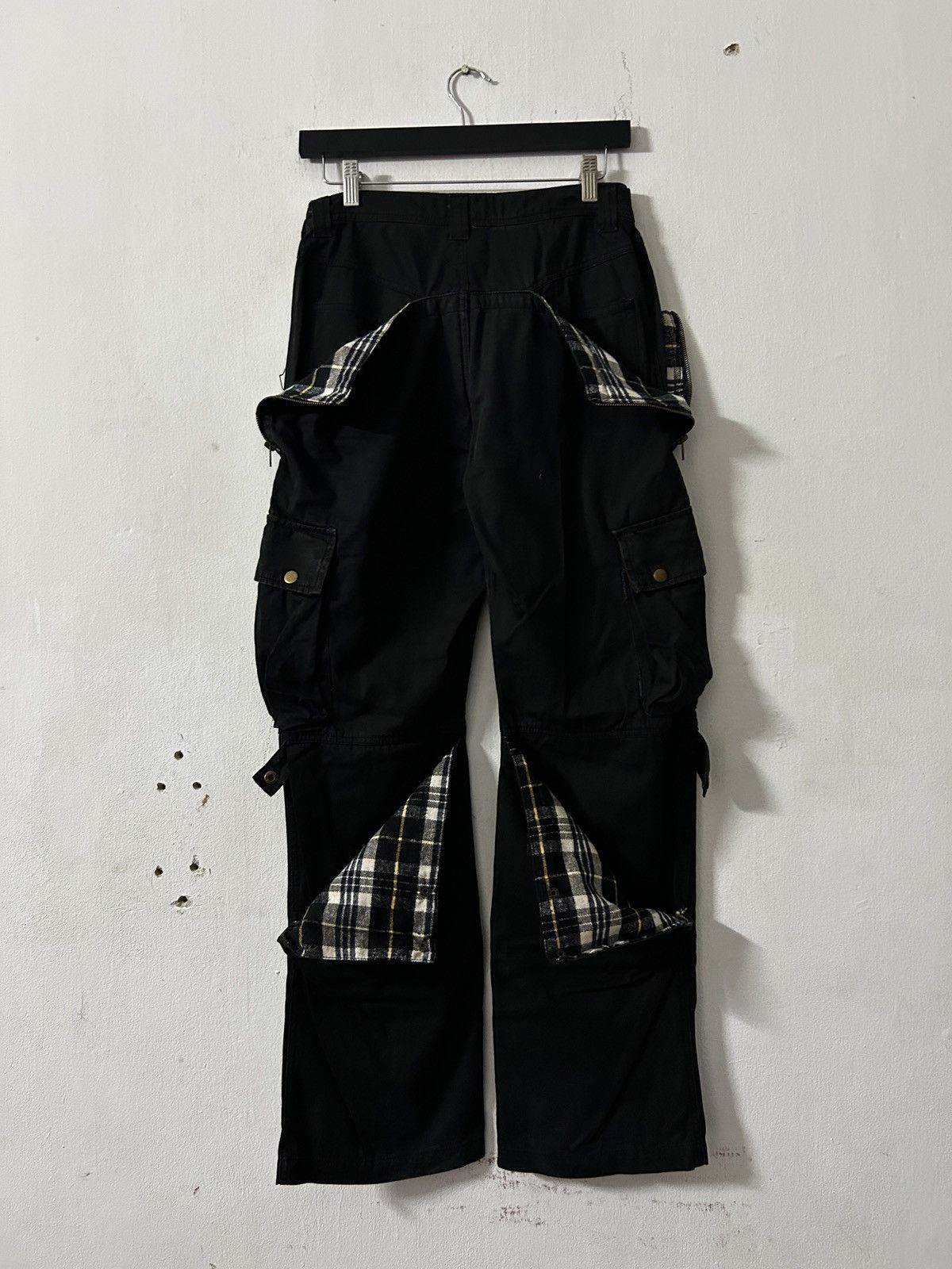 If Six Was Nine 2000’s Japanese Brand Rain black bondage lgb cargo pants Size US 28 / EU 44 - 5 Thumbnail