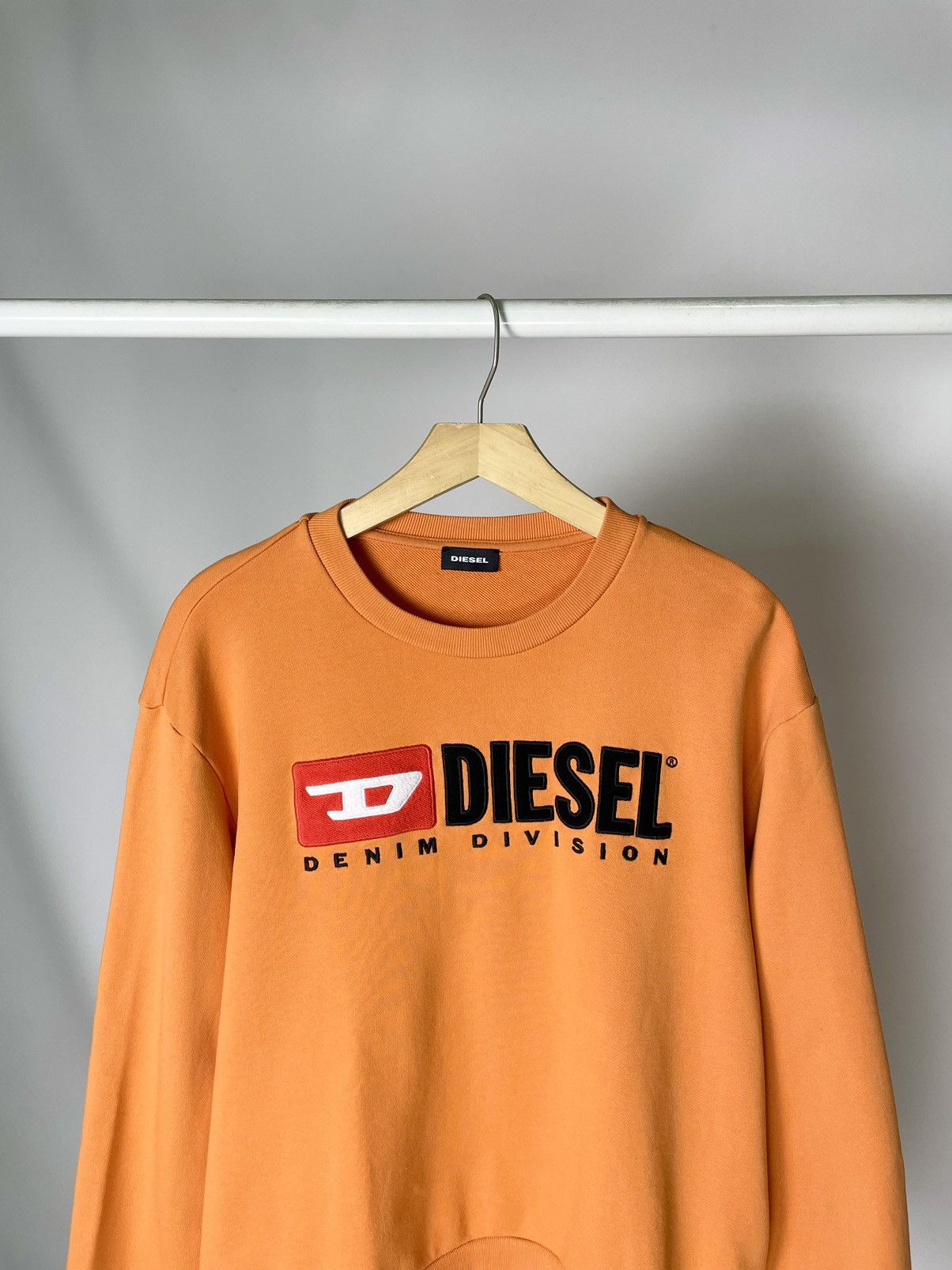 Diesel Diesel 🌹 D Logo Orange Crewneck Sweatshirt Size US S / EU 44-46 / 1 - 3 Thumbnail