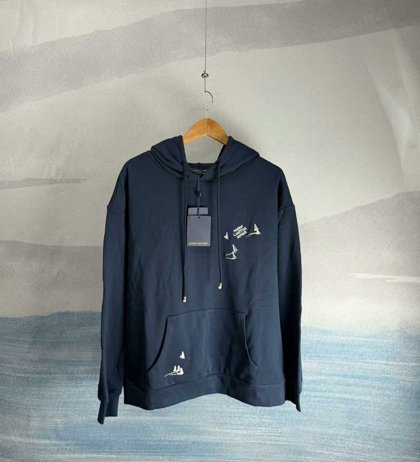 Louis Vuitton navy blue embroidered hooded sweatshirt Size US L / EU 52-54 / 3 - 1 Thumbnail