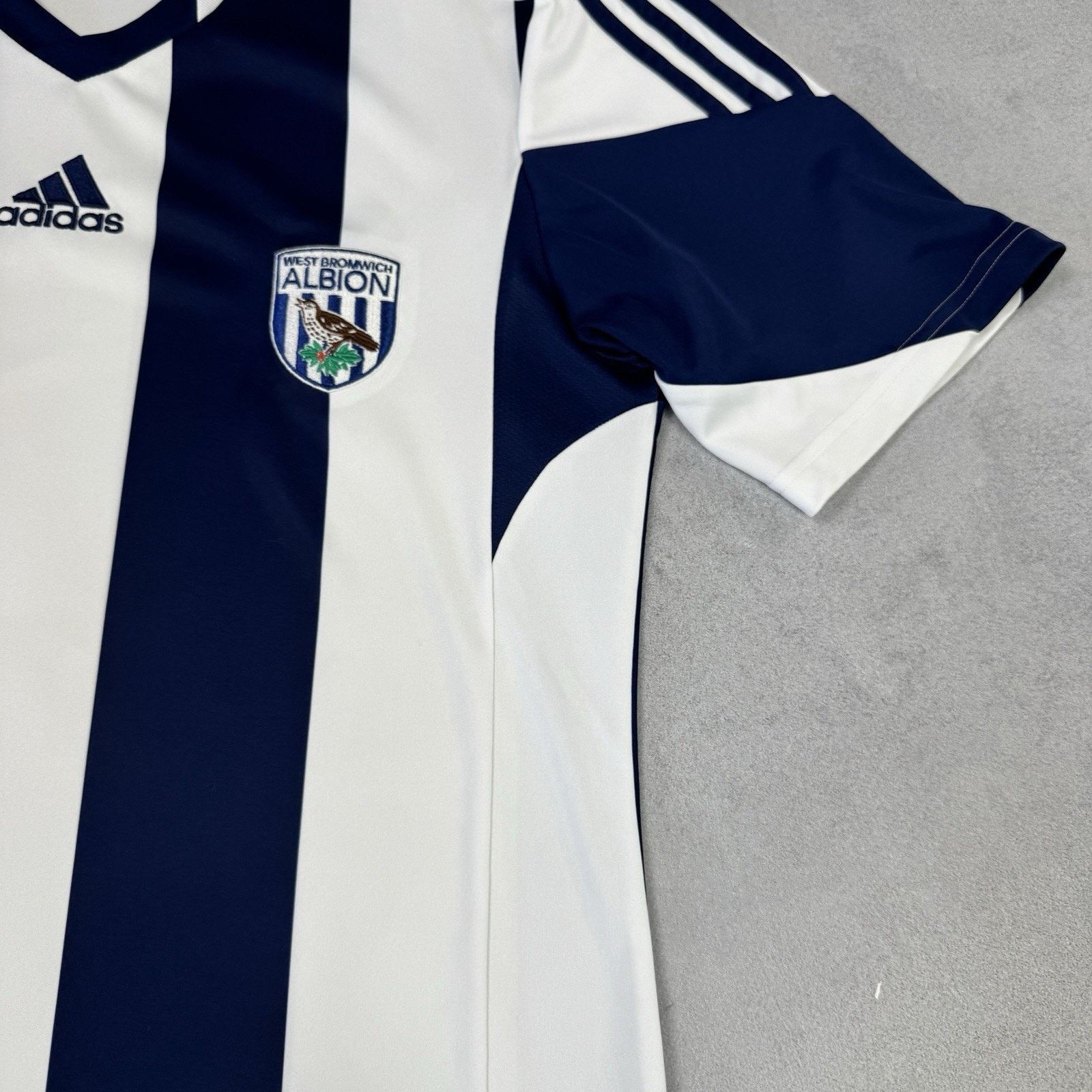 Adidas Vintage West Bromwich Albion 2013 2015 Soccer Jersey Size M Size US M / EU 48-50 / 2 - 11 Thumbnail
