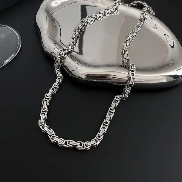 Designer × Jewelry Titanium Steel Link Chain Necklace for Men Women Size ONE SIZE - 4 Thumbnail