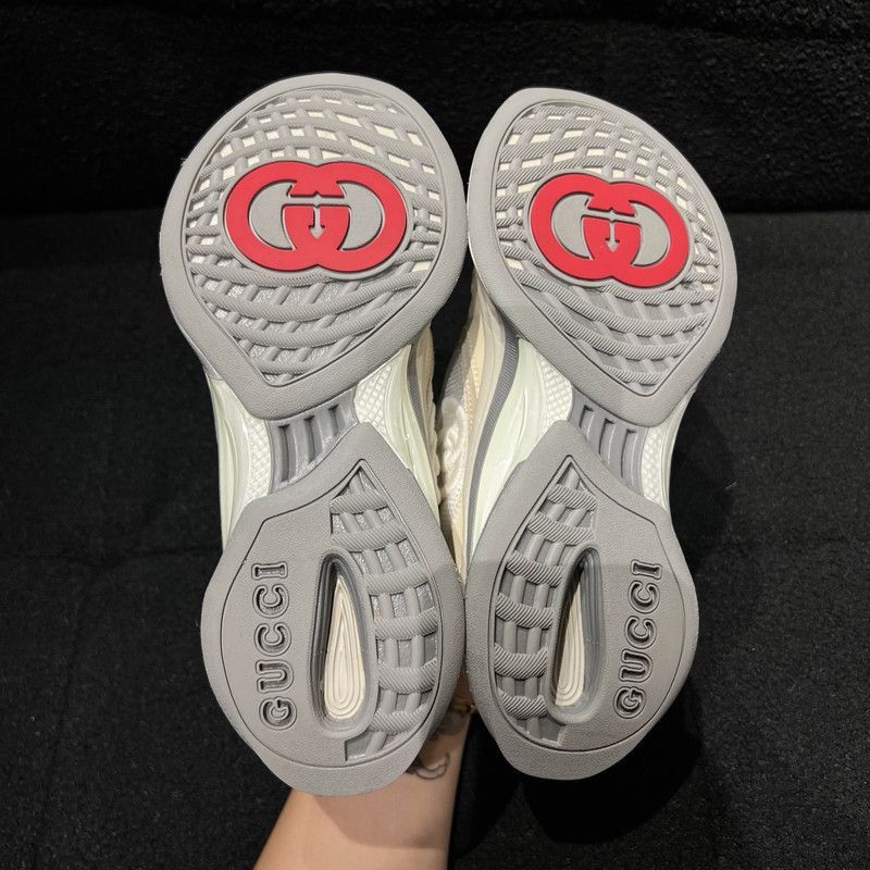 Gucci Run Comfortable Lace-Up Sneakers for Men -
