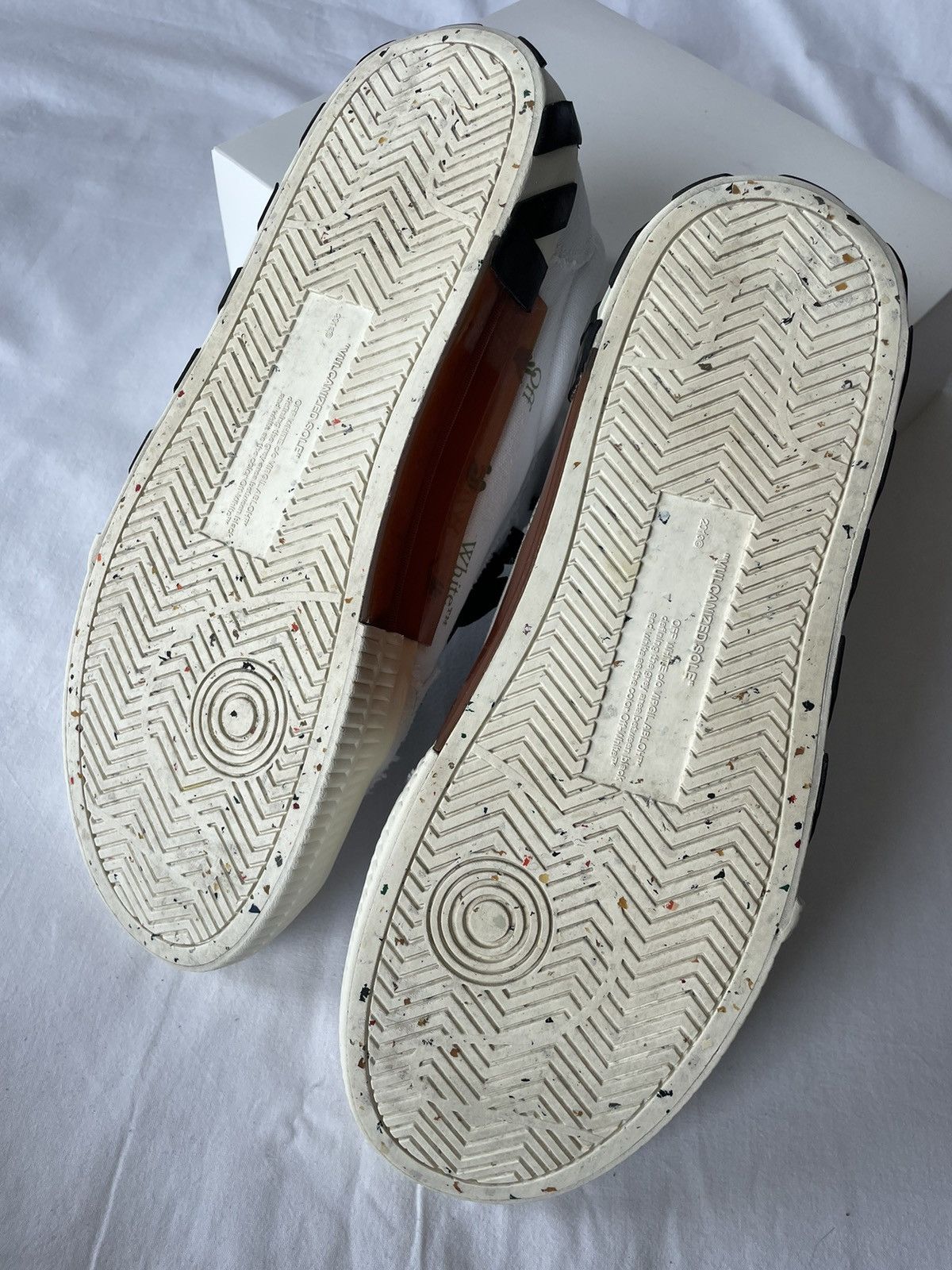 Off-White Off White Vulcanized Low sneakers Size US 10.5 / EU 43-44 - 13 Thumbnail