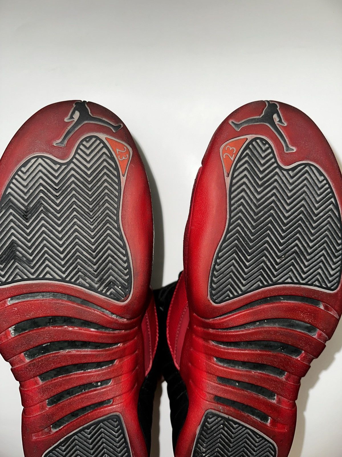 Jordan Brand Jordan 12 XII Retro Mid Flu Game (NO BOX) Men’s Size 11 Size US 11 / EU 44 - 12 Thumbnail