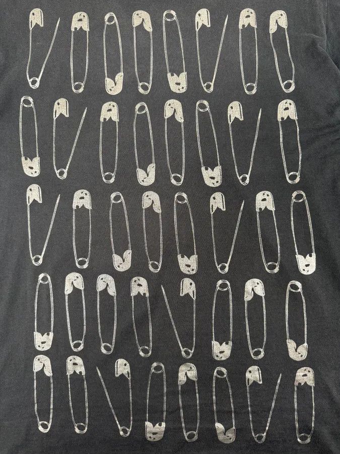 Dsquared2 SS2017 Dsquared2 Black Safety Pin Print T-Shirt Size US L / EU 52-54 / 3 - 7 Thumbnail