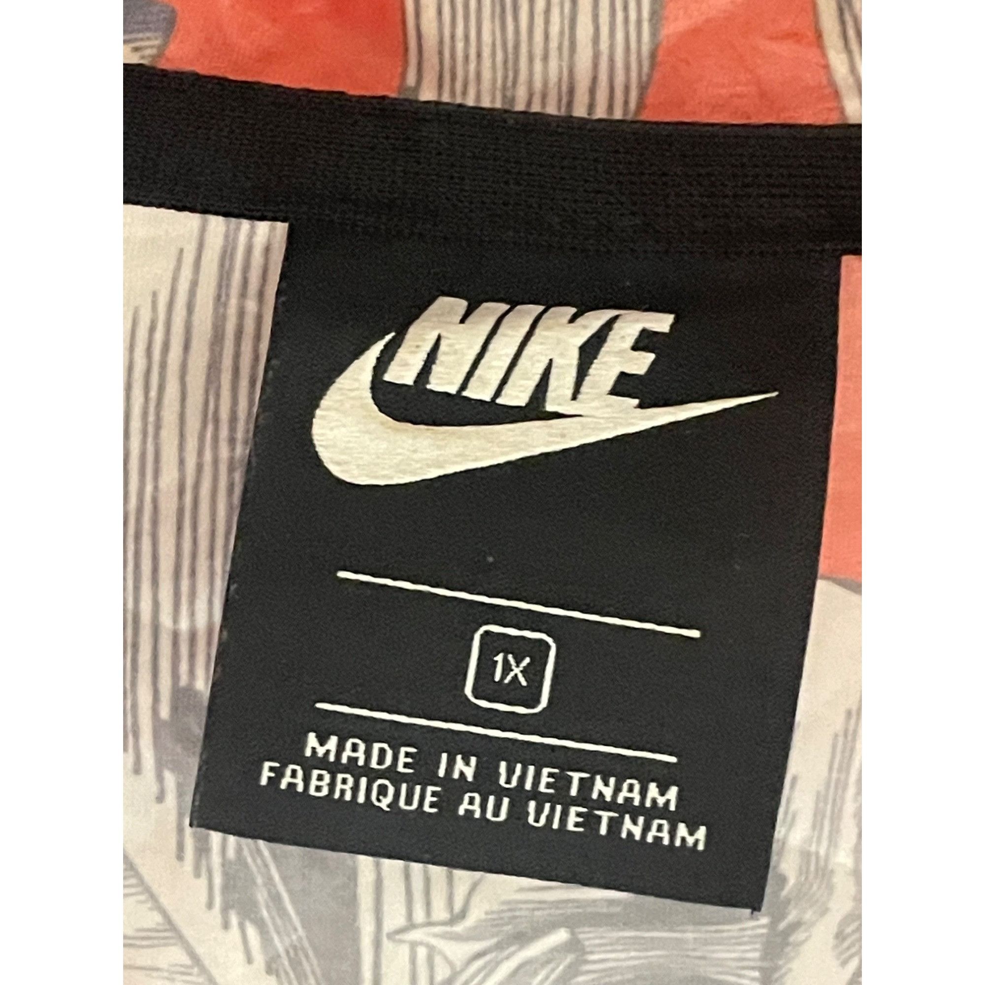 Nike Nike Women's Floral Windbreaker Jacket 1X Black Red Blue Cro Size XL / US 12-14 / IT 48-50 - 5 Thumbnail