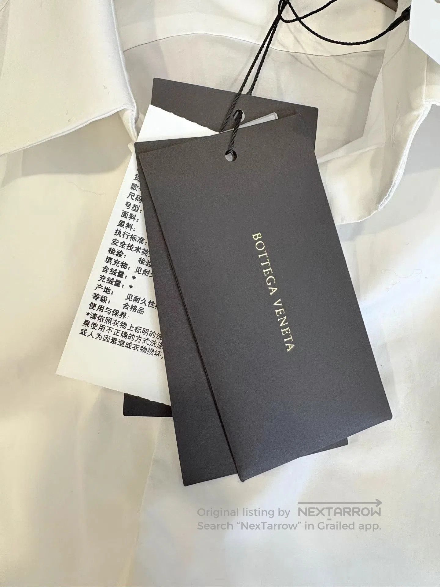 Bottega Veneta White Button. Size US XS / EU 42 / 0 - 5 Thumbnail