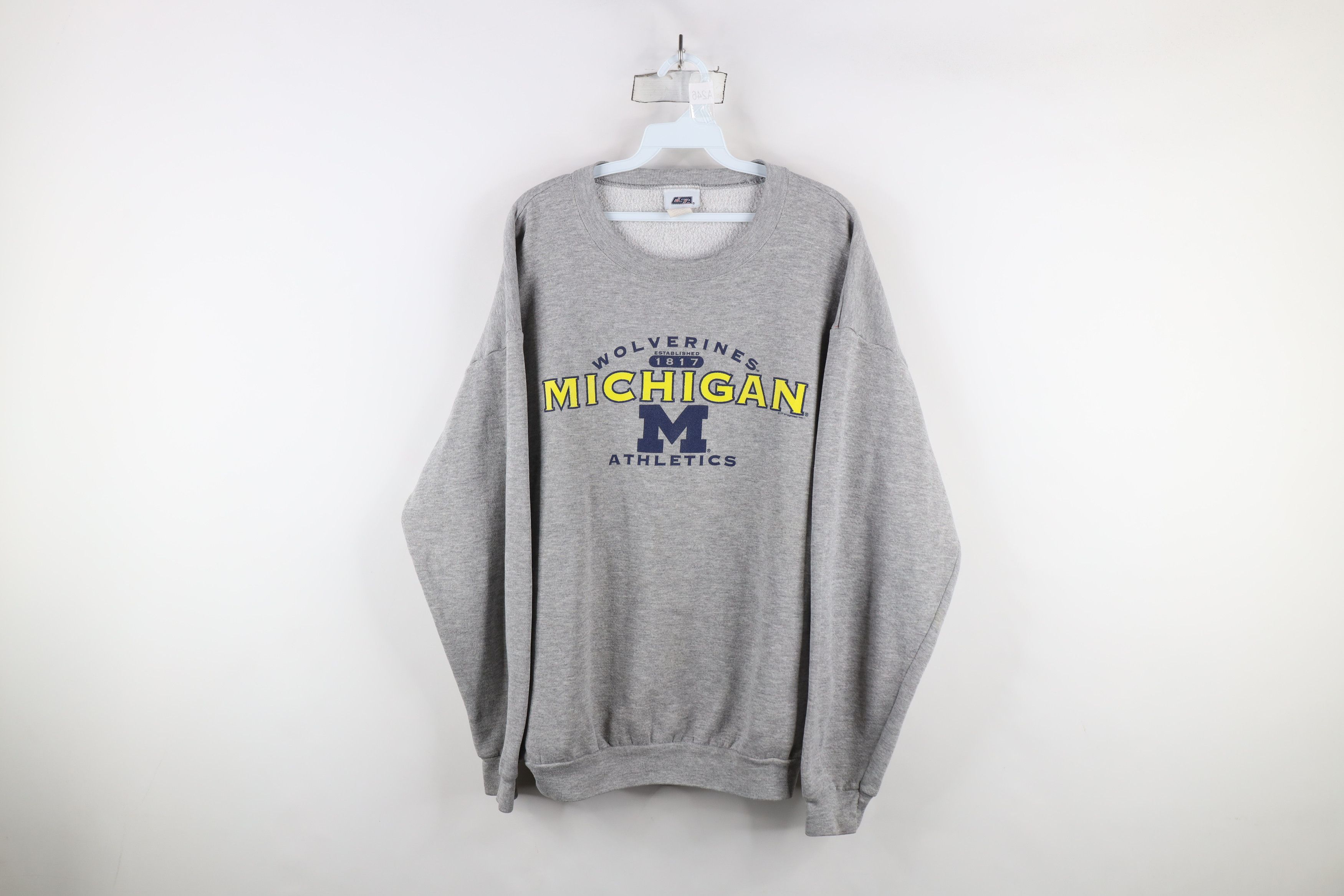 Vintage Vintage 90s University of Michigan Athletics Sweatshirt Gray Size US XL / EU 56 / 4 - 1 Thumbnail