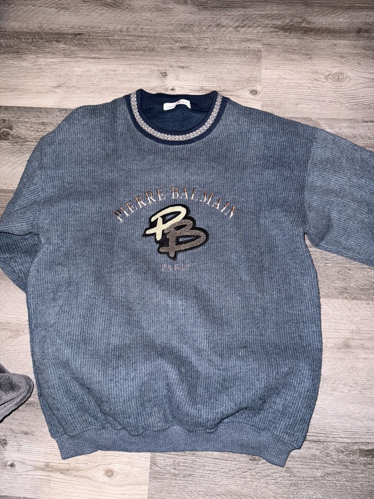 Pierre Balmain Pierre Balmain vintage crewneck size m Size US M / EU 48-50 / 2 - 5 Thumbnail
