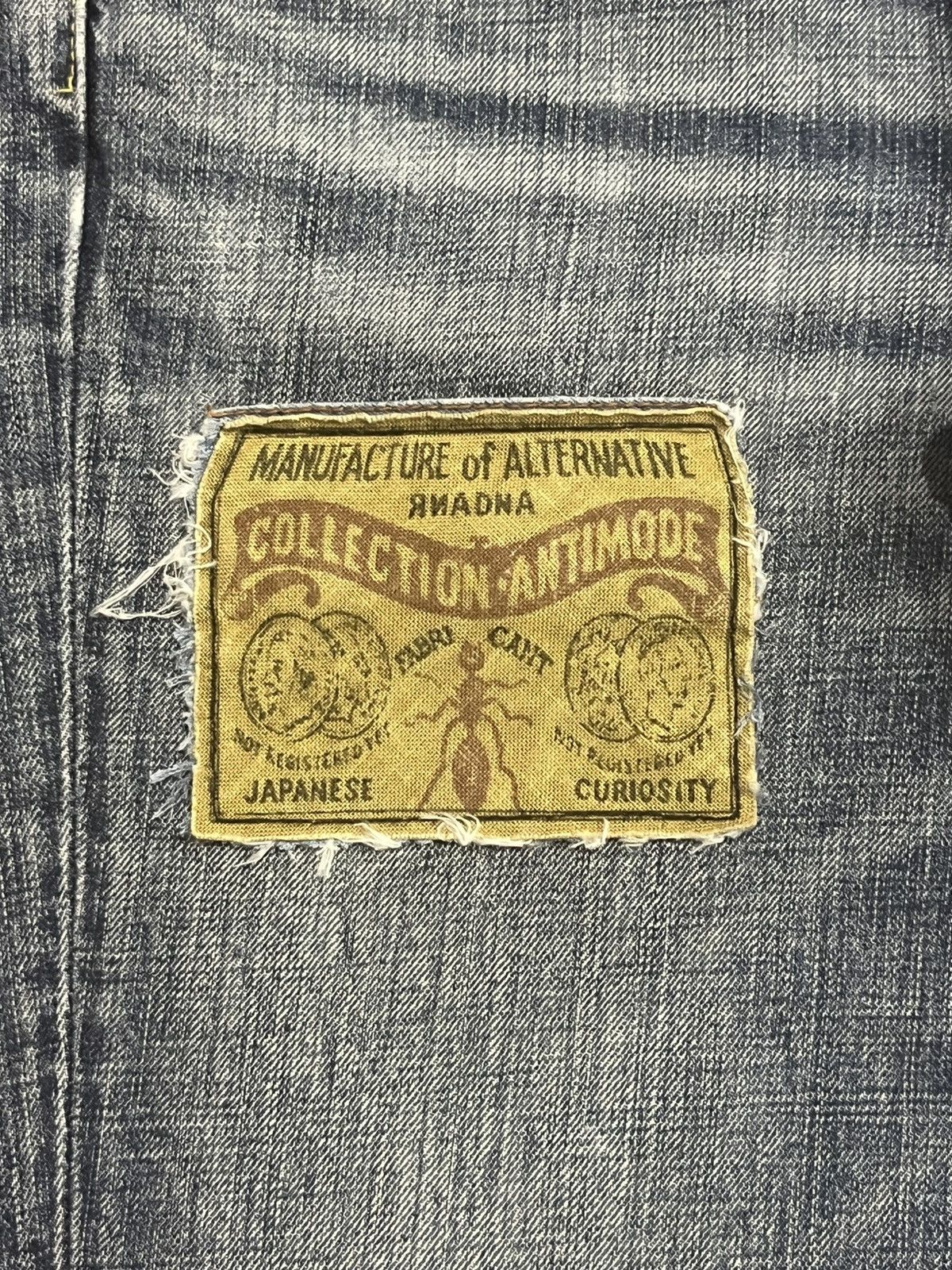 Levi's Vintage Levi’s Whisker Blue Faded Washed Patches Unisex Jean Size US 28 / EU 44 - 6 Thumbnail