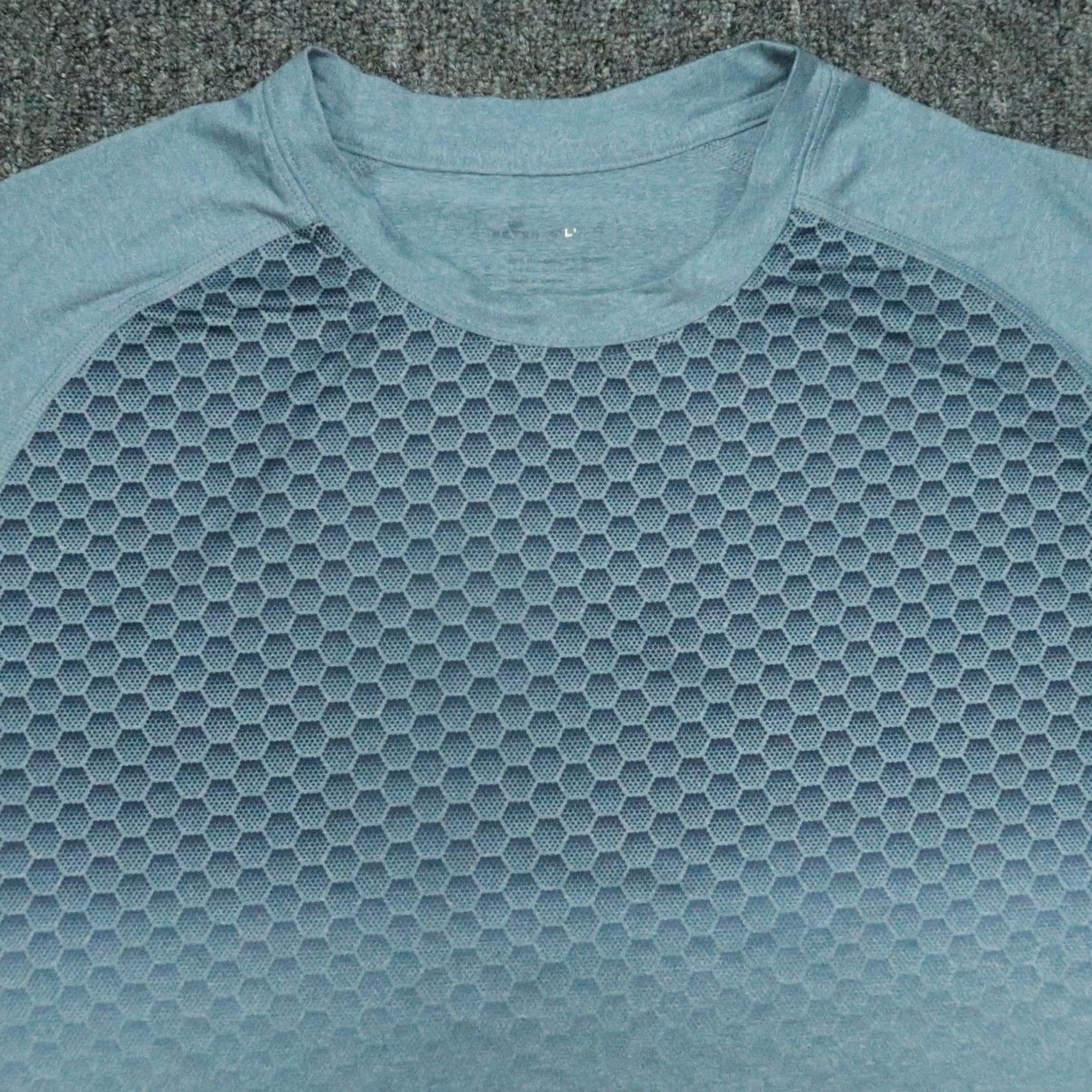 Peter Millar Peter Millar Shirt Mens L Blue Athletic Short Sleeve Honeycomb Crew Neck T-Shirt Lightweight Moisture Wicking Reflective Crown Logo Size US L / EU 52-54 / 3 - 2 Thumbnail
