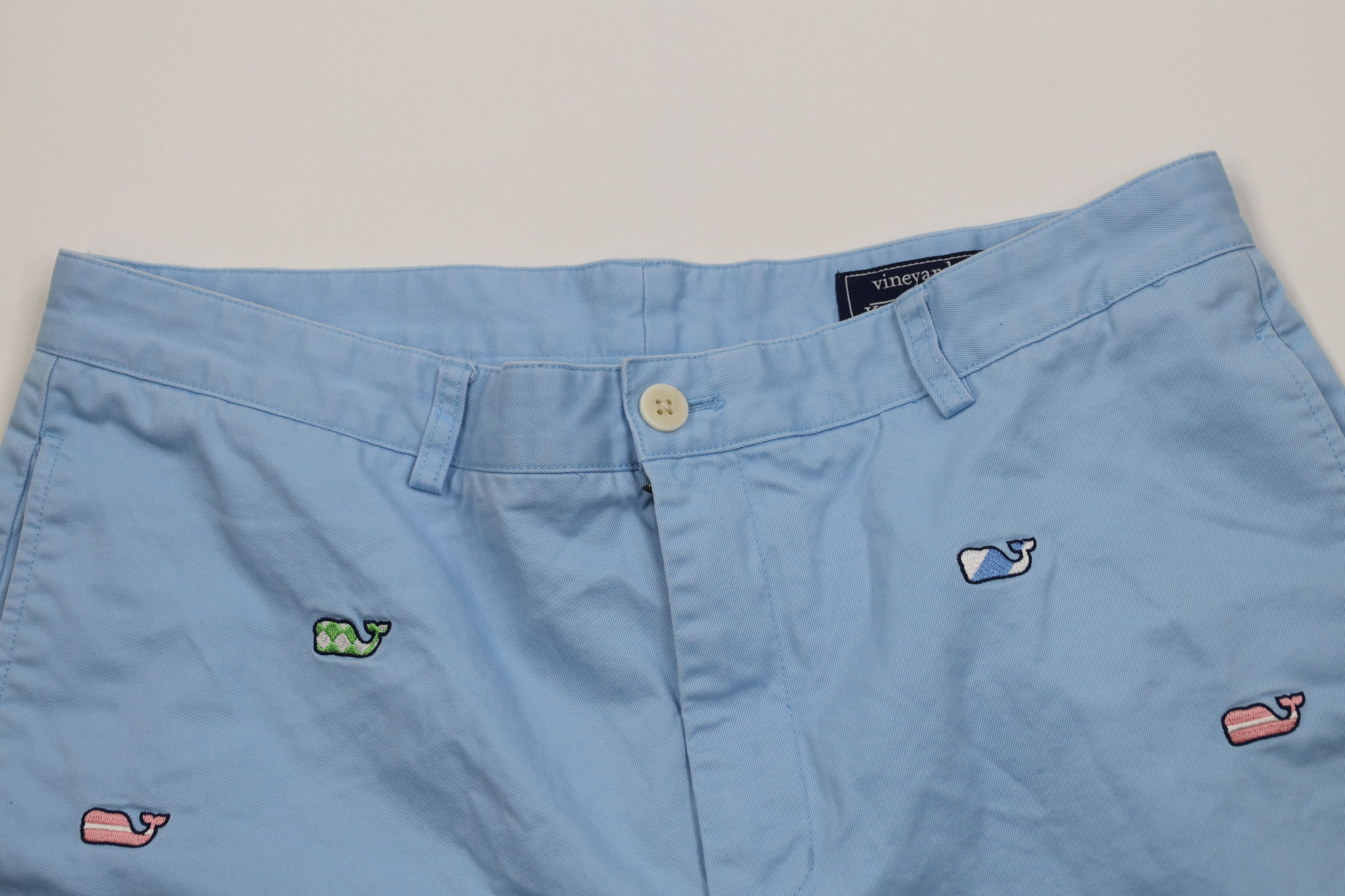 Vineyard Vines Vineyard Vines Kentucky Derby Print Club Chino Shorts Blue Size US 36 / EU 52 - 2 Thumbnail