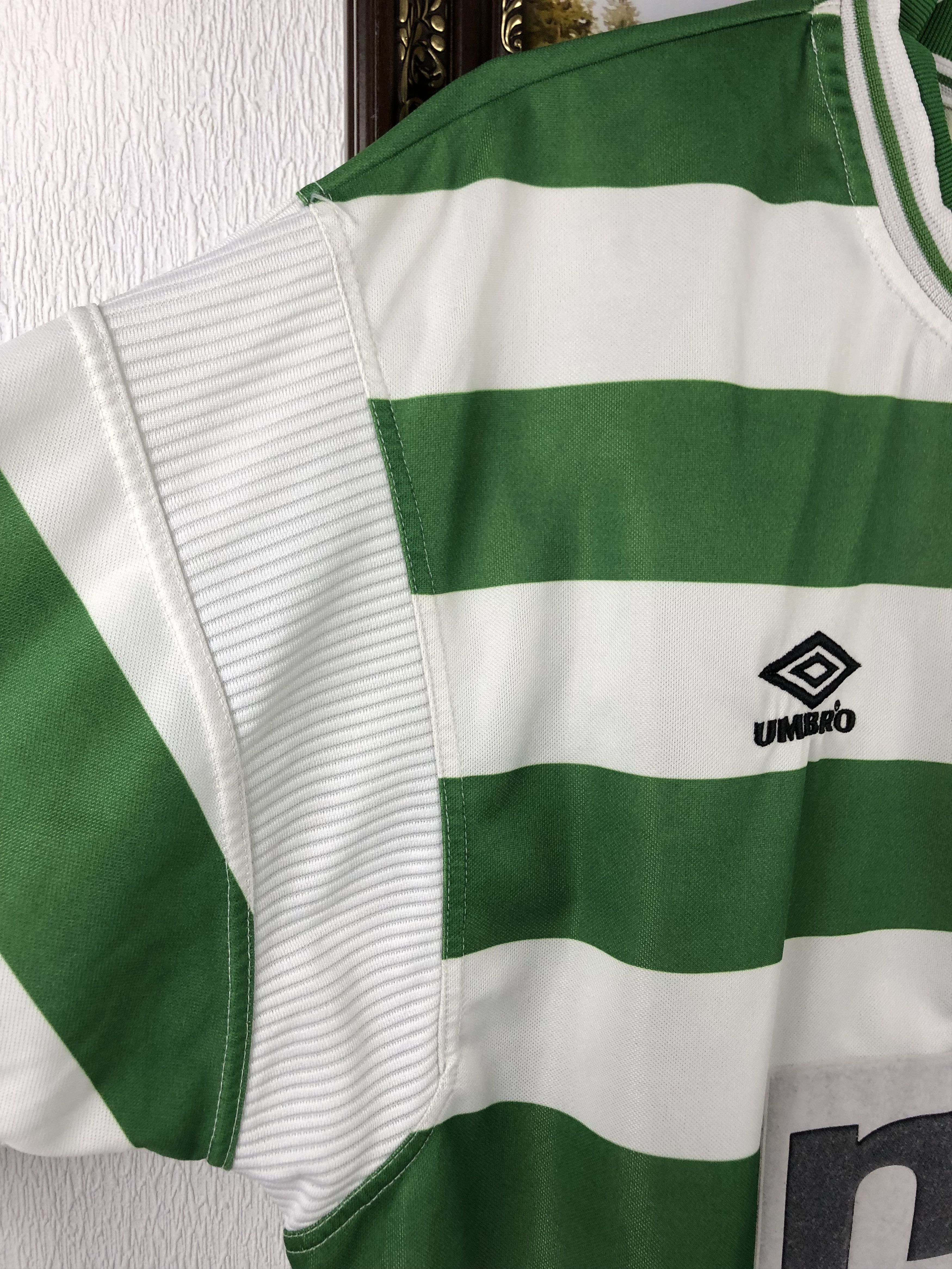 Vintage Celtic Home football shirt 2001 Soccer Umbro Jersey Trikot Size US XL / EU 56 / 4 - 5 Thumbnail