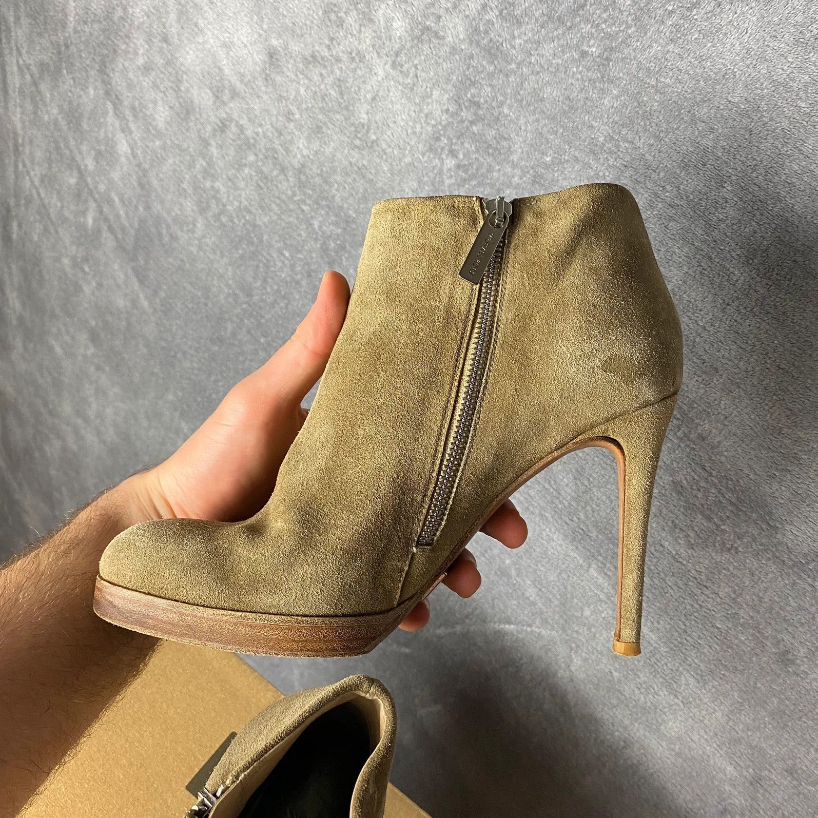 Designer × Michael Kors Michael Kors beige suede hills with zipper Size US 10 / IT 40 - 9 Thumbnail