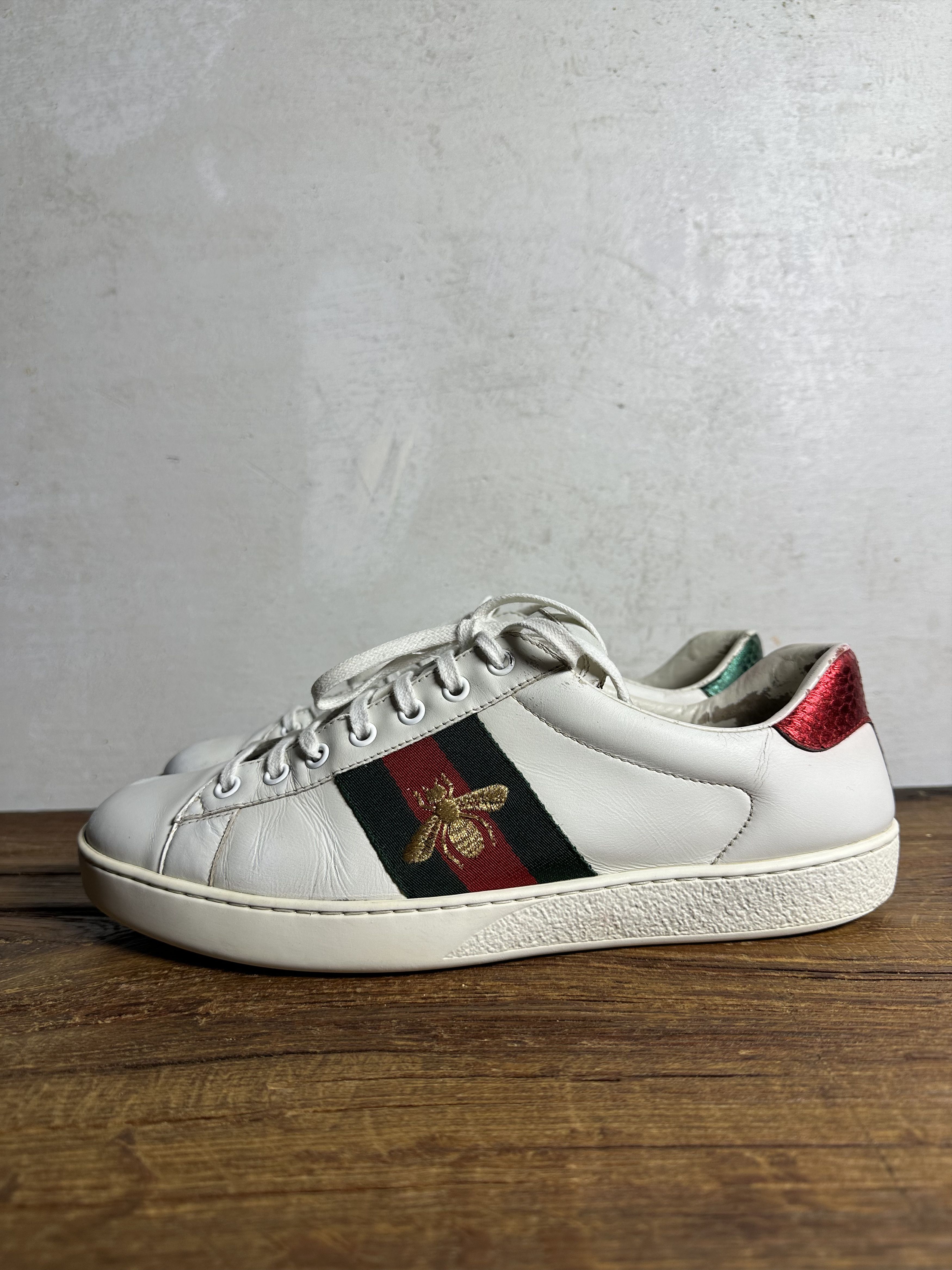 Gucci Gucci Ace Embroidered Bees Leather Sneaker White Navy Size US 9 / EU 42 - 2 Thumbnail