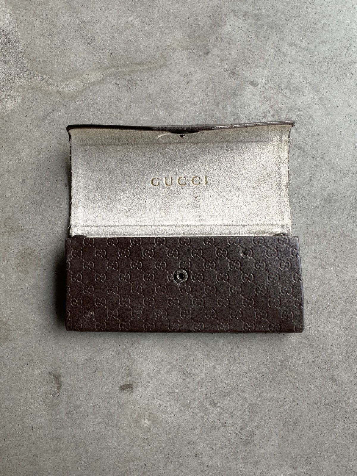 Gucci Gucci Collapsible Glasses Case GG Logo Trifold Triangular Size ONE SIZE - 1 Thumbnail
