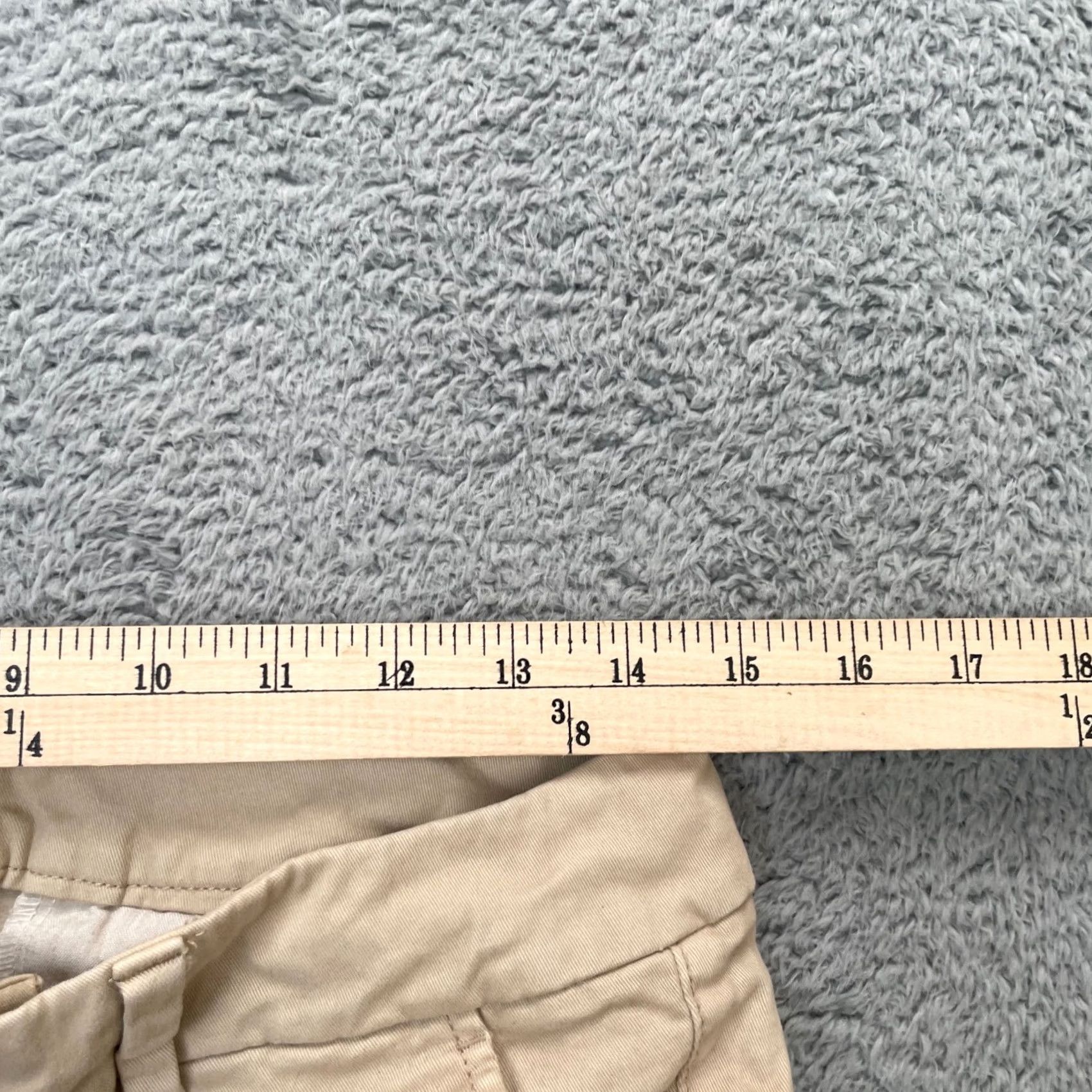 American Eagle Outfitters VINTAGE American Eagle Outfitters Shorts Womens 4 Beige Chino Cuffed Hem Cotton Stretch Size 27" / US 4 / IT 40 - 7 Thumbnail