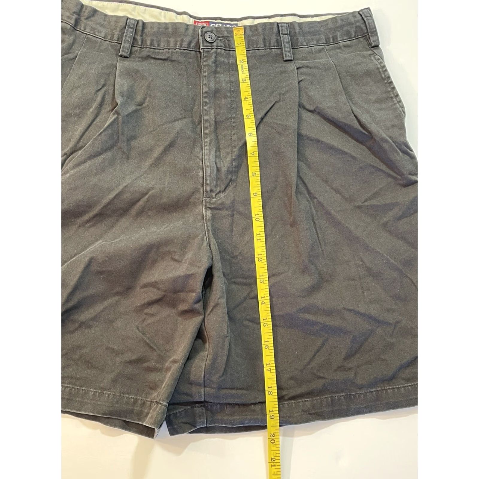 Ralph Lauren VINTAGE Chaps Ralph Lauren Men's Golf Shorts - Pleated, Khaki/Black, 36, 90s Style, Casual Chino, Regular Fit Size US 36 / EU 52 - 6 Thumbnail