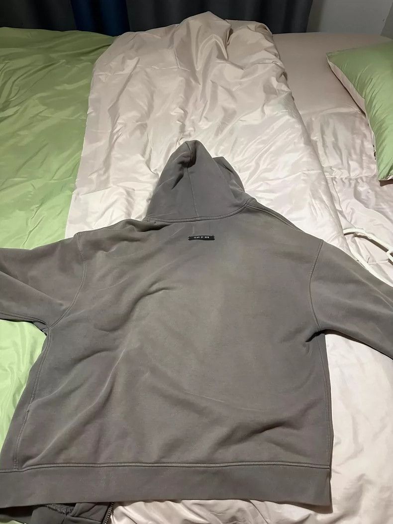 Fear of God Fear of God God grey zip silhouette hoodie Size US L / EU 52-54 / 3 - 9 Thumbnail