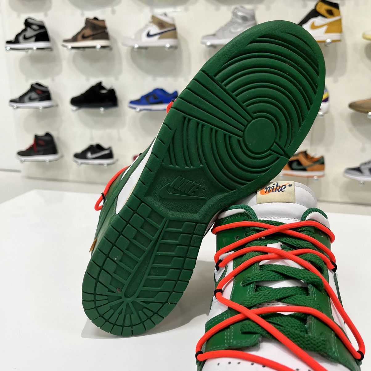 Nike × Off-White Nike Dunk Low x Off-White Pine Green Size US 10 / EU 43 - 15 Thumbnail
