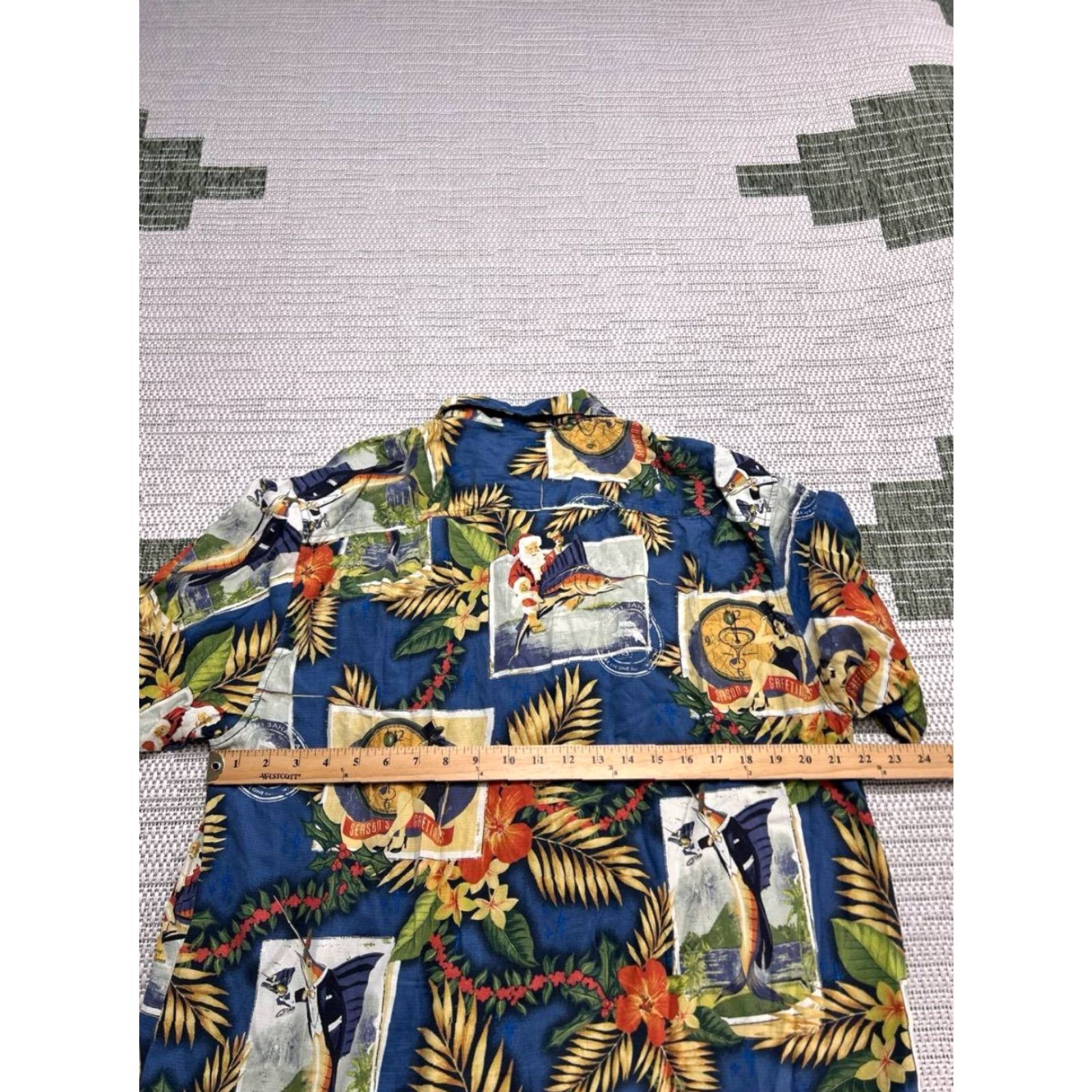 Tommy Bahama Tommy Bahama Shirt Mens L Multicolor Christmas Hawaiian Holiday Button-Up Shirt Size US L / EU 52-54 / 3 - 6 Thumbnail