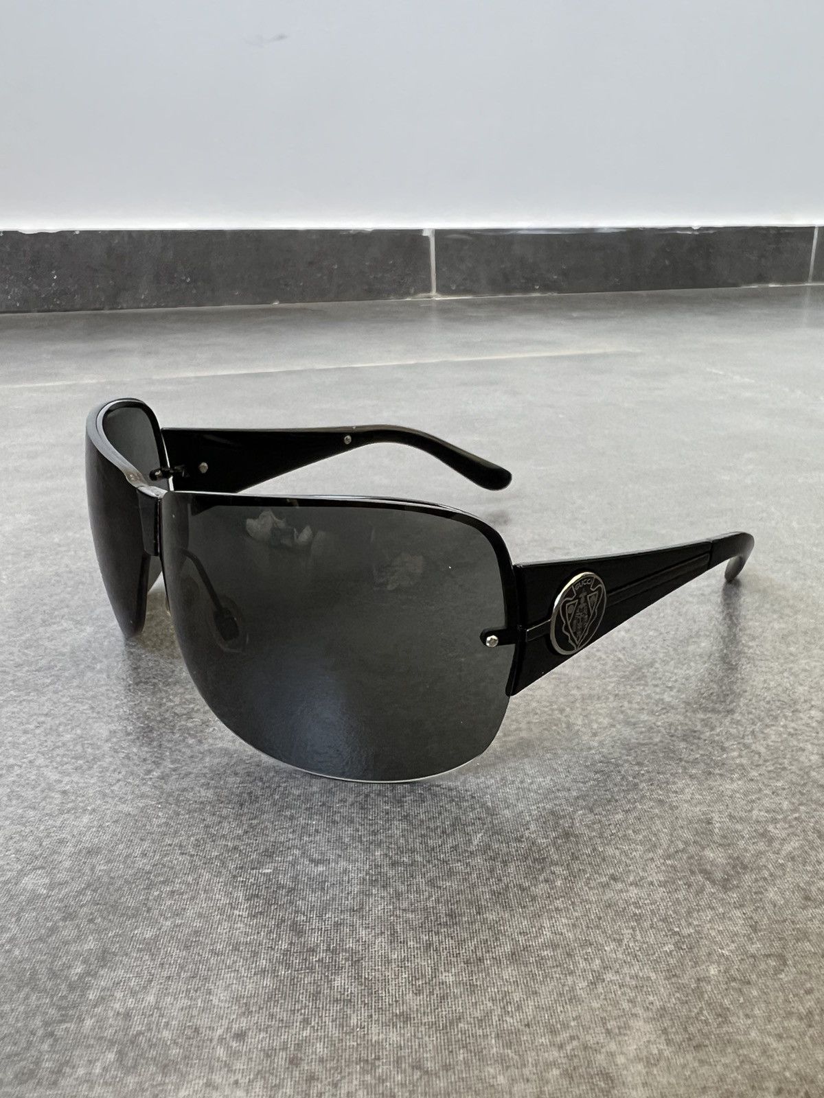 Gucci VINTAGE RHINESTONE GUCCI SHIELD MASK SUNGLASSES Size ONE SIZE - 1 Thumbnail