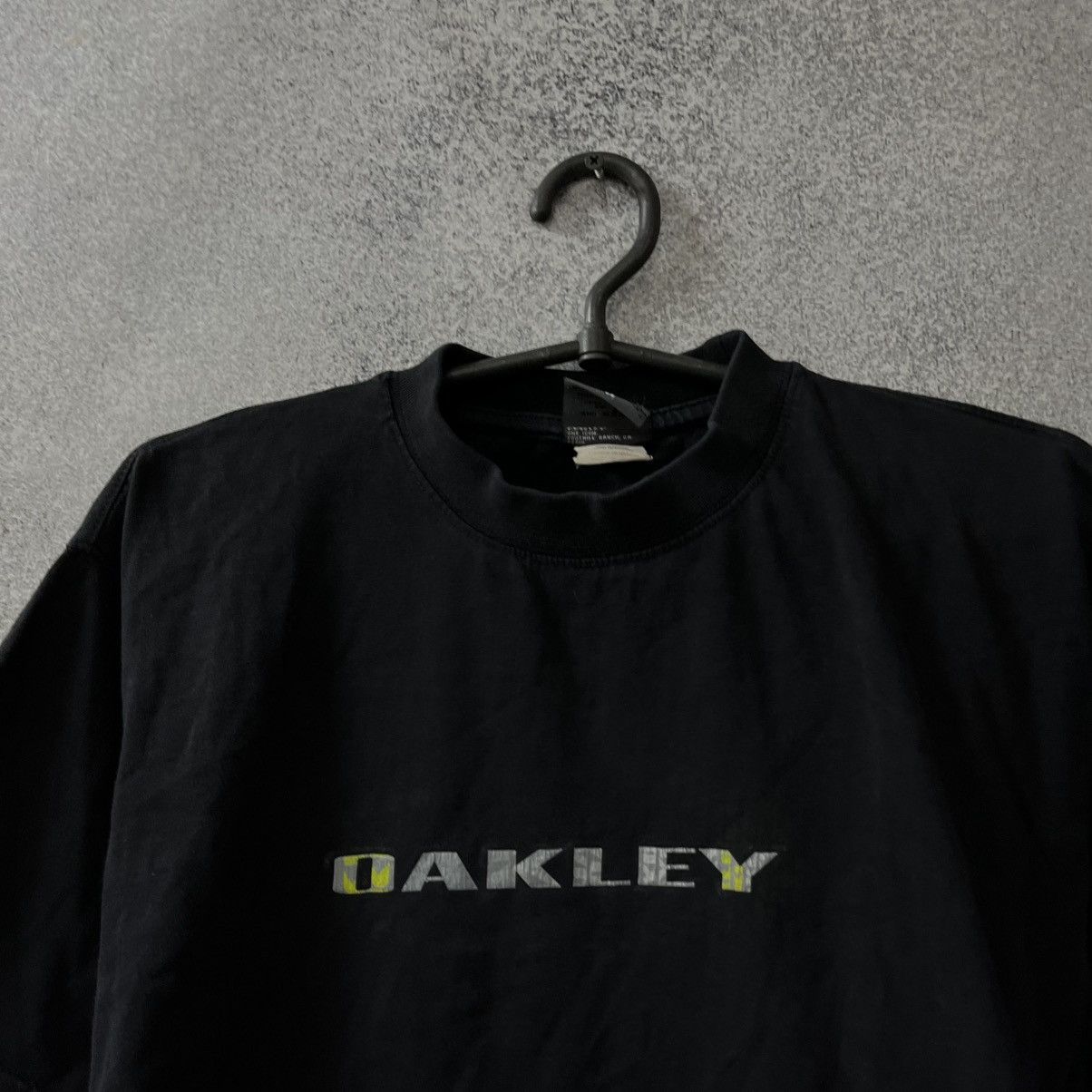 Oakley Vintage Oakley T-Shirt Big Logo Gorpcore 2000s Size US M / EU 48-50 / 2 - 4 Thumbnail