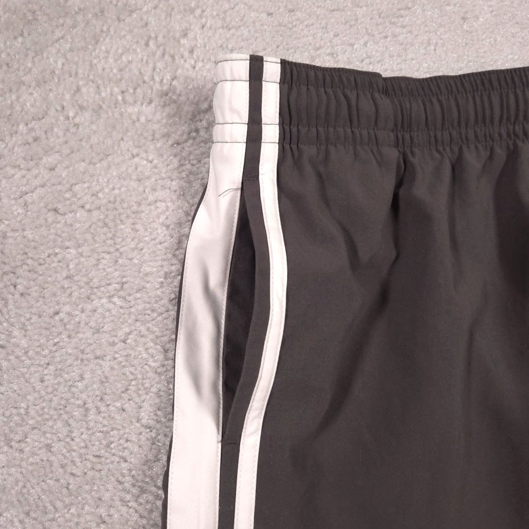 Nike Nike Women's Athletic Running Shorts XL Gray Gym Workout Pockets Size 40" / US 18 - 5 Thumbnail