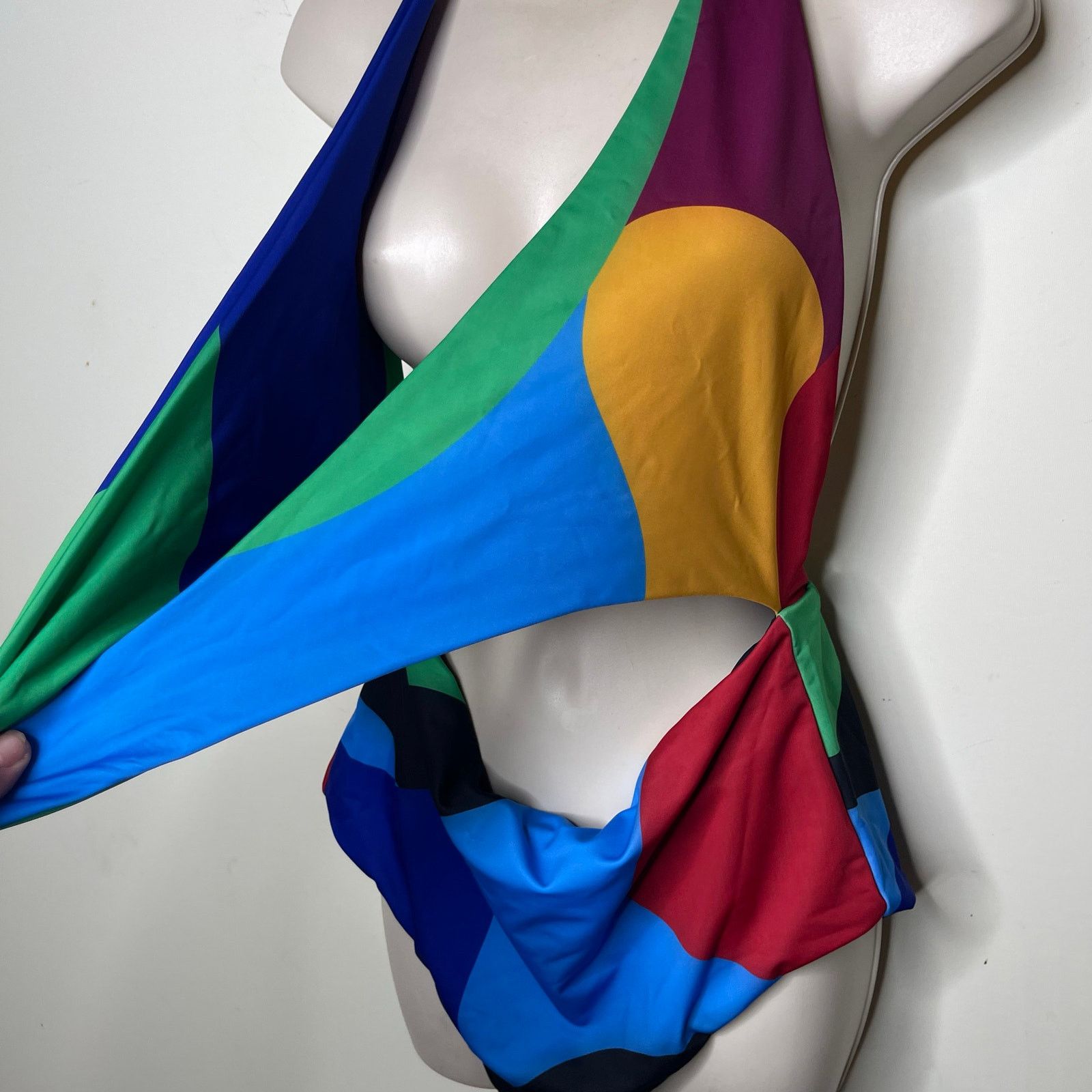 Mara Hoffman NWT MARA HOFFMAN Wisteria Maddy Cutout Halter One-Piece sz L Size L / US 10 / IT 46 - 7 Thumbnail