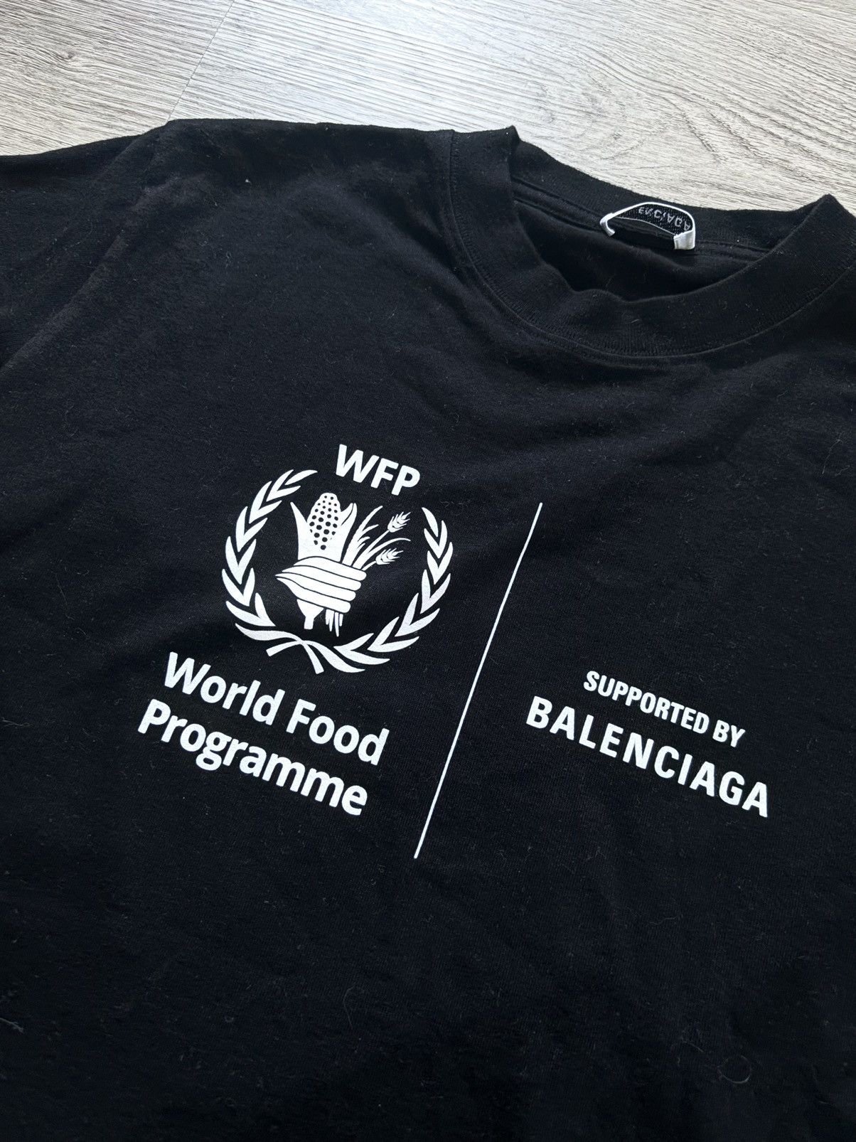 Balenciaga Balenciaga World Food Programme Tee Size US S / EU 44-46 / 1 - 2 Thumbnail