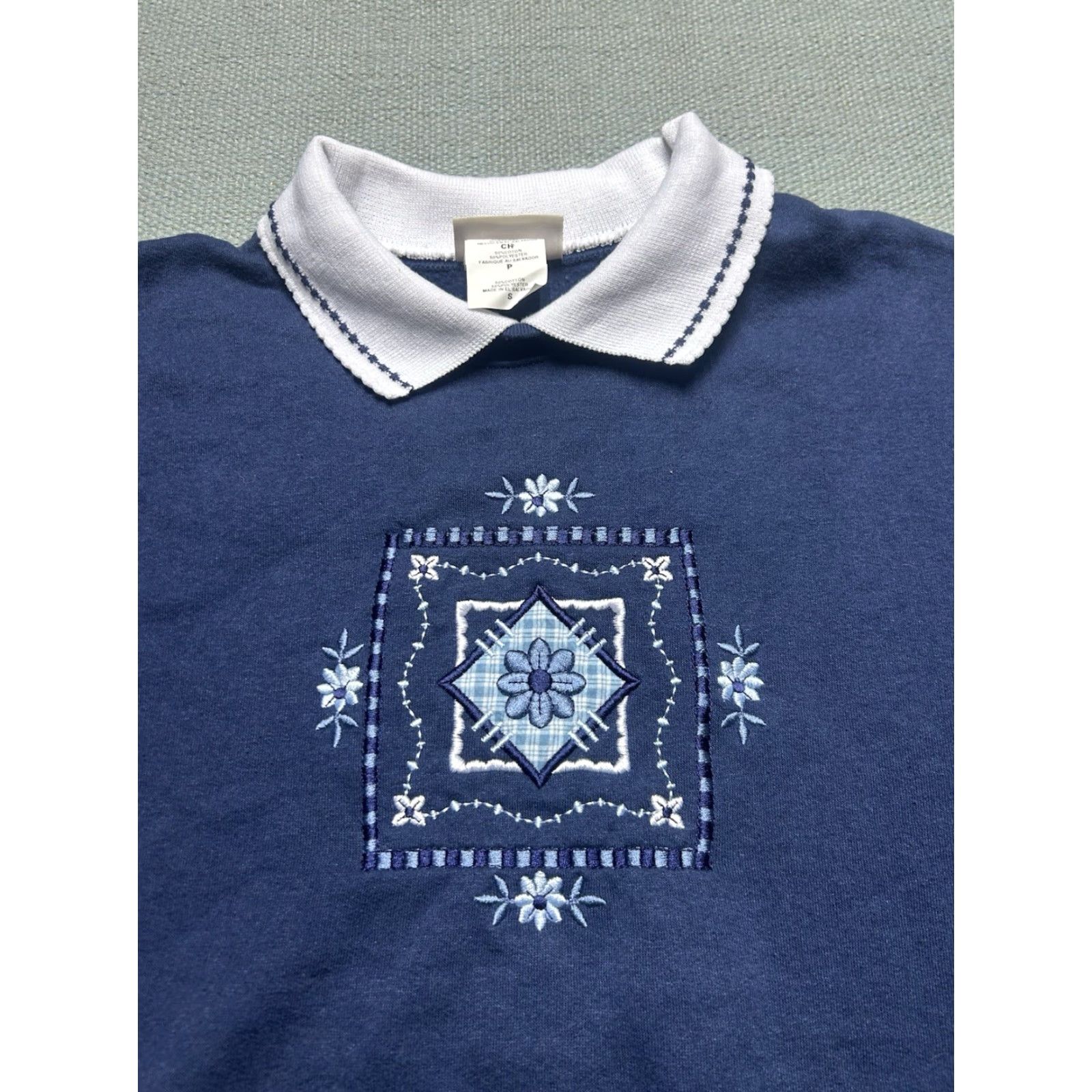 Vintage VINTAGE Morning Sun Sweatshirt Woman Small Blue Flower Stitch Pullover Size S / US 4 / IT 40 - 3 Thumbnail