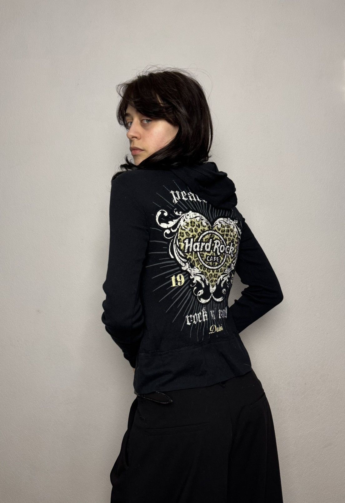 Hard Rock Cafe Y2k Vintage Hard Rock Cafe Dubai Back Logo Hoodie Size XS / US 0-2 / IT 36-38 - 1 Thumbnail