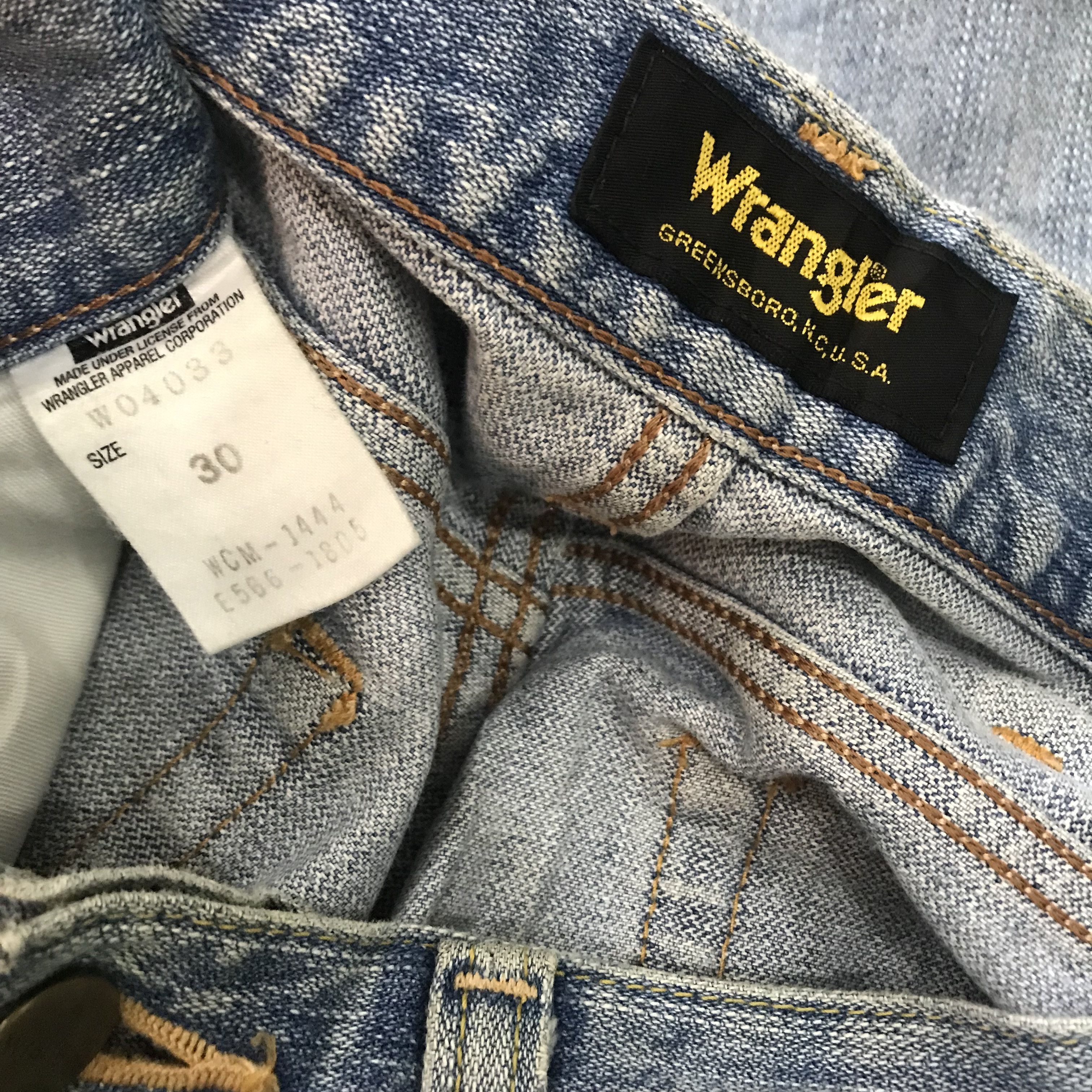 Wrangler Vintage 90's Wrangler Light Wash High Rise Jeans Size US 30 / EU 46 - 11 Thumbnail
