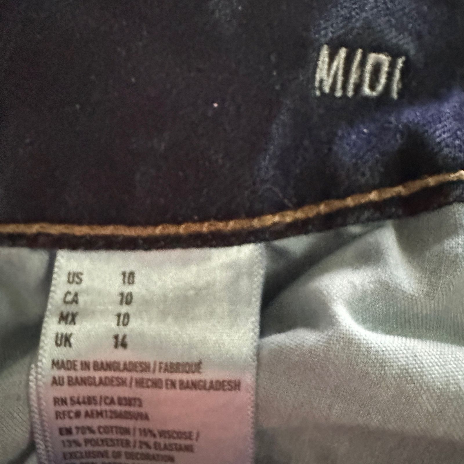 American Eagle Outfitters AEO Mid Rise Super Stretch Dark Indigo Cutoff Jean Shorts Size 32" / US 10 / IT 46 - 8 Thumbnail