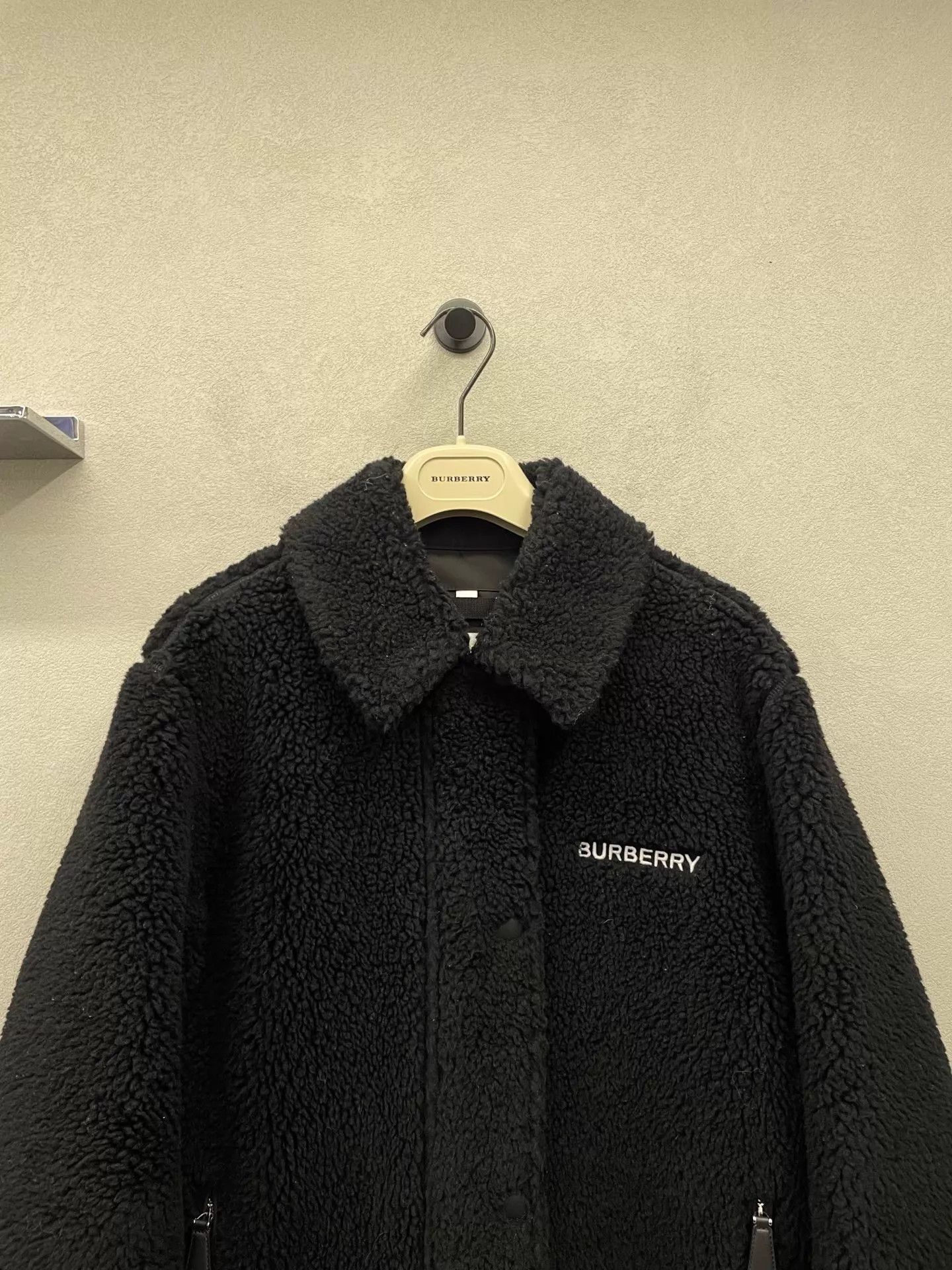 Burberry BURBERRY Lamb Fleece Mid-Length Cute Coat 36 Size S / US 4 / IT 40 - 3 Thumbnail