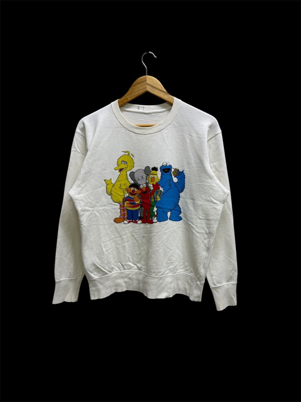 Kaws × Uniqlo Uniqlo Kaws Sweatshirt Size US S / EU 44-46 / 1 - 1 Thumbnail