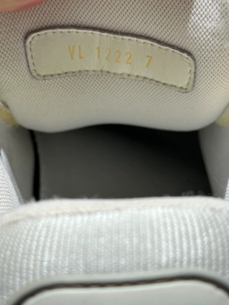 Louis Vuitton Louis Vuitton Trainer maxi original white fat ding shoes Size US 8 / EU 41 - 7 Thumbnail