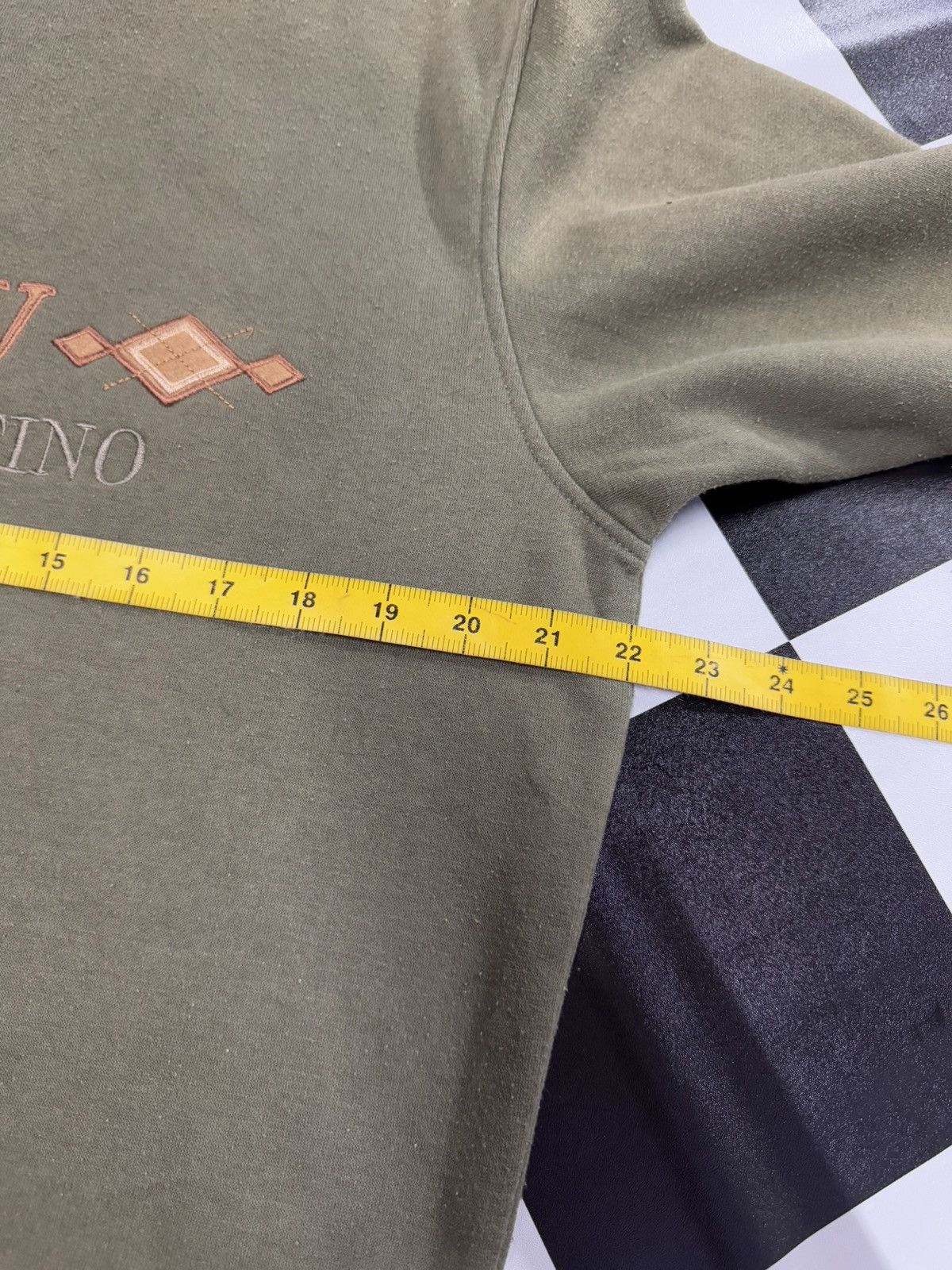 Valentino Vintage Tradisional Gianni Valentino Sun Faded Sweatshirt Size US L / EU 52-54 / 3 - 12 Thumbnail