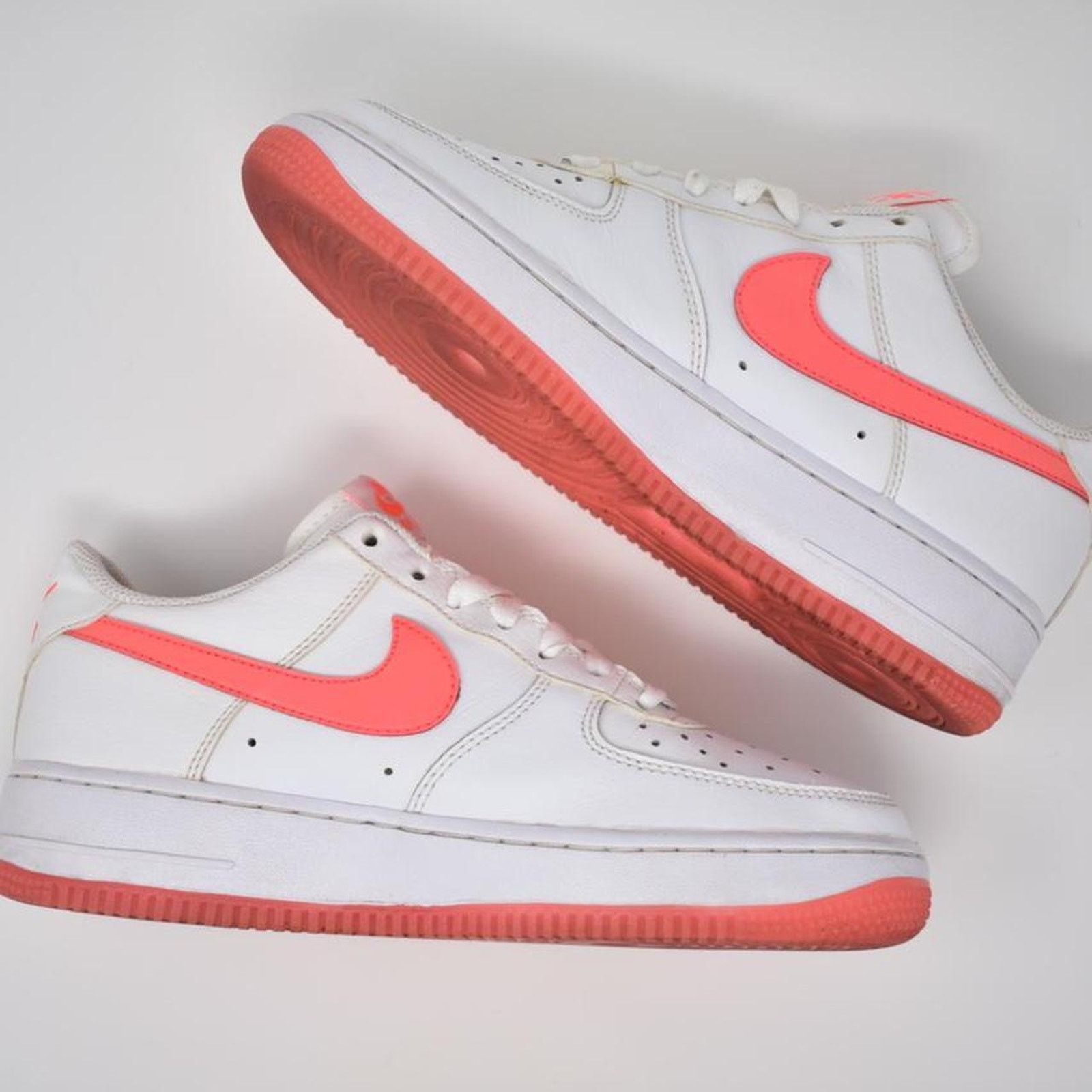 Nike 2014 Nike Air Force 1 Low “Hyper Punch” Size US 7.5 / IT 37.5 - 4 Thumbnail