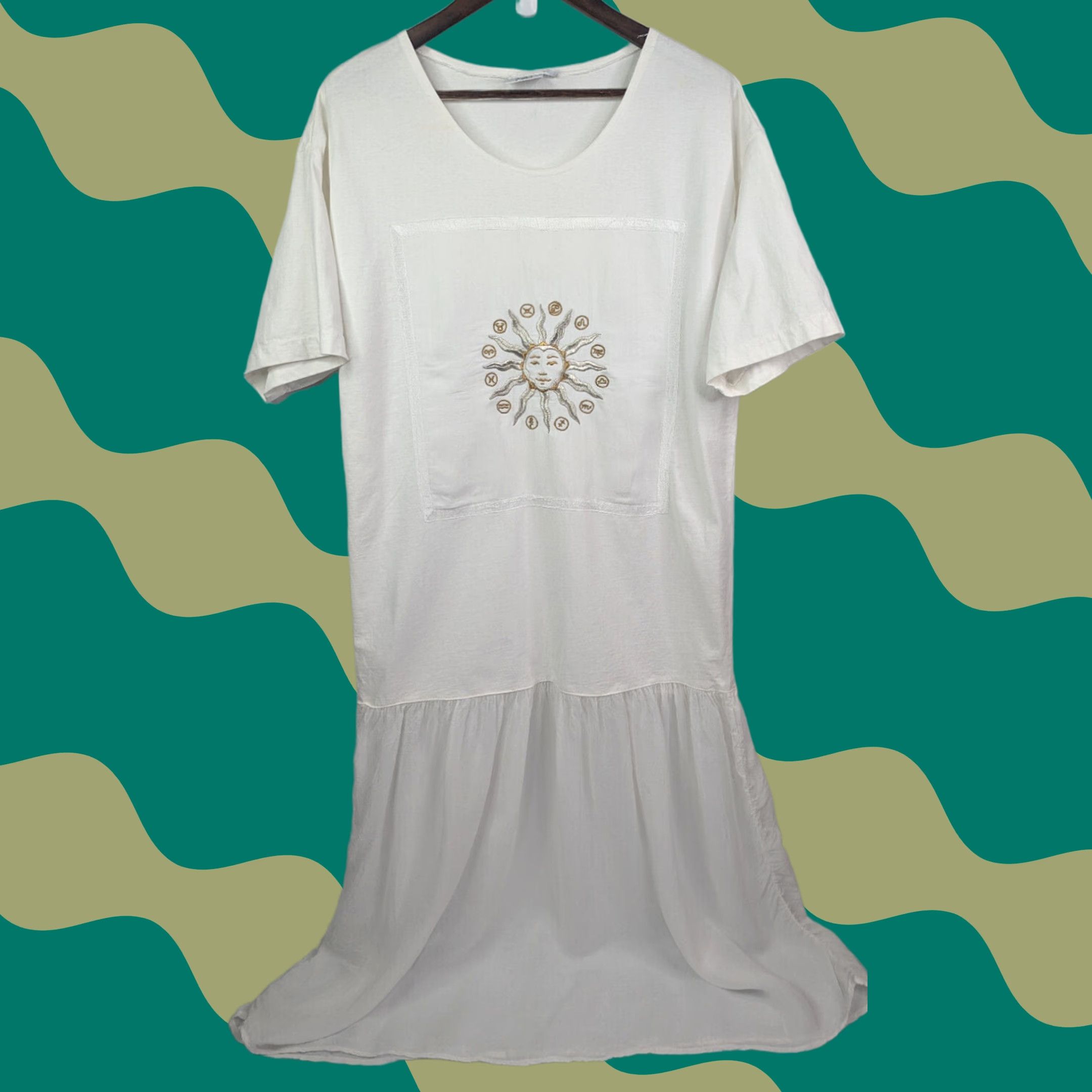 Johnny Was VINTAGE Johnny Was T-Shirt Dress White Midi Embroidery Sun Astrology Womens XS? Size M / US 6-8 / IT 42-44 - 1 Thumbnail