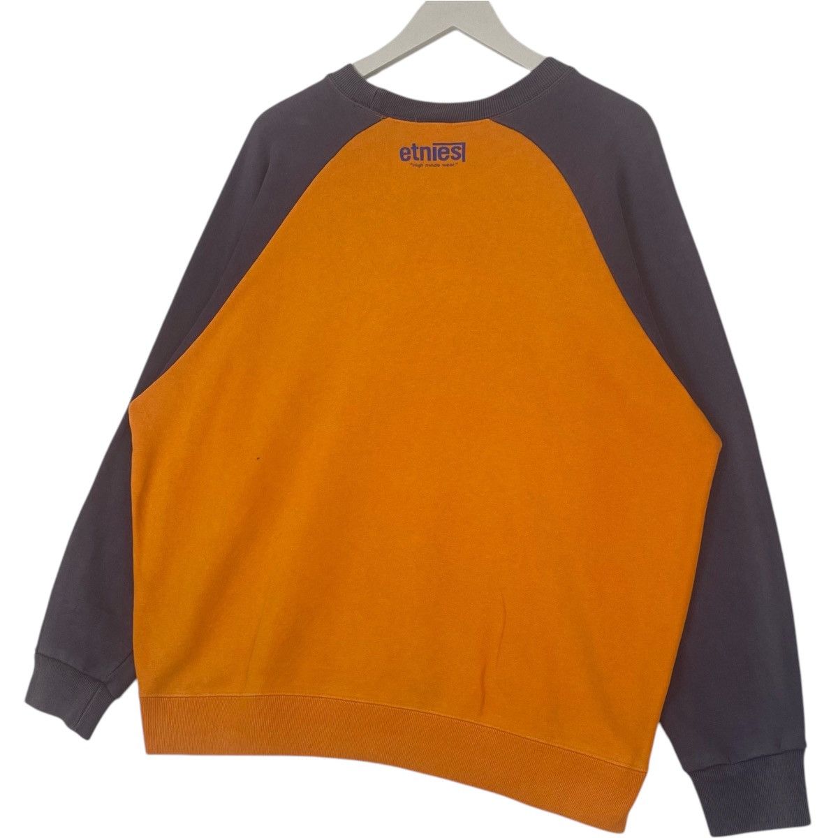 Vintage Vintage Etnies Printed Crewneck Sweatshirt Orange Size L Size US L / EU 52-54 / 3 - 8 Thumbnail