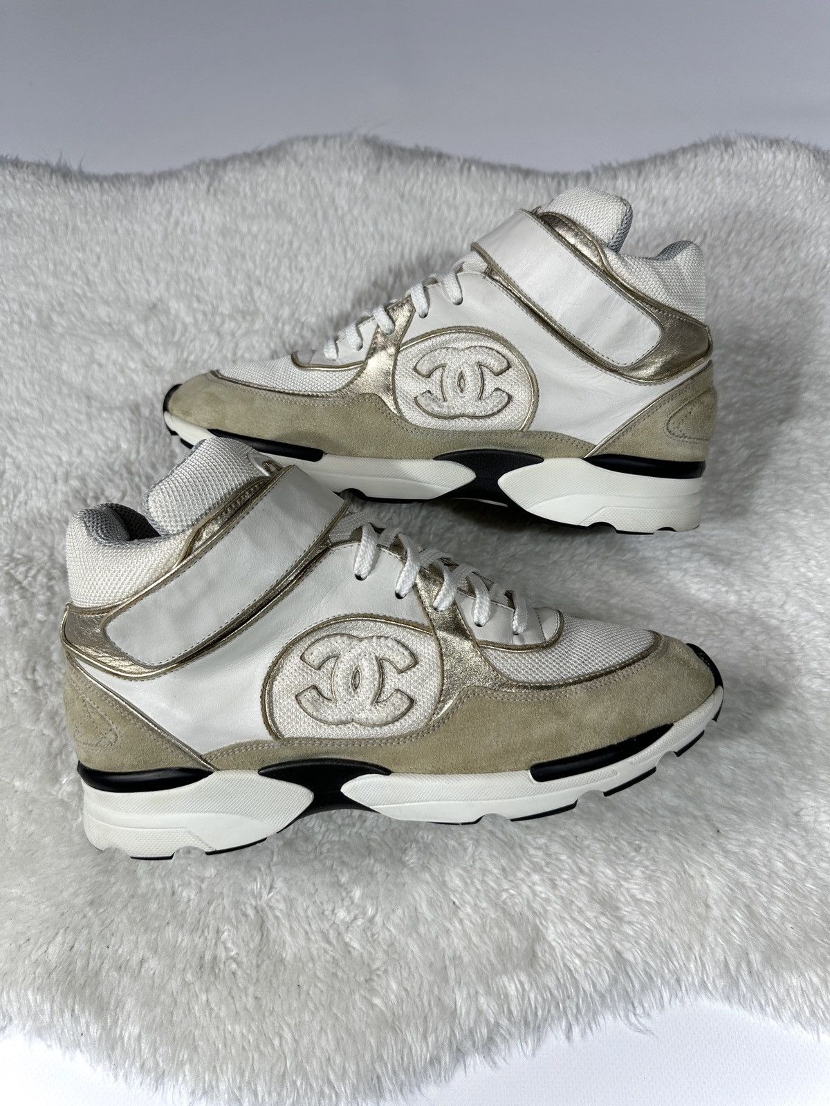 Chanel Chanel CC High Top Sneakers White Gold Authentic 39 Size US 8 / IT 38 - 5 Thumbnail