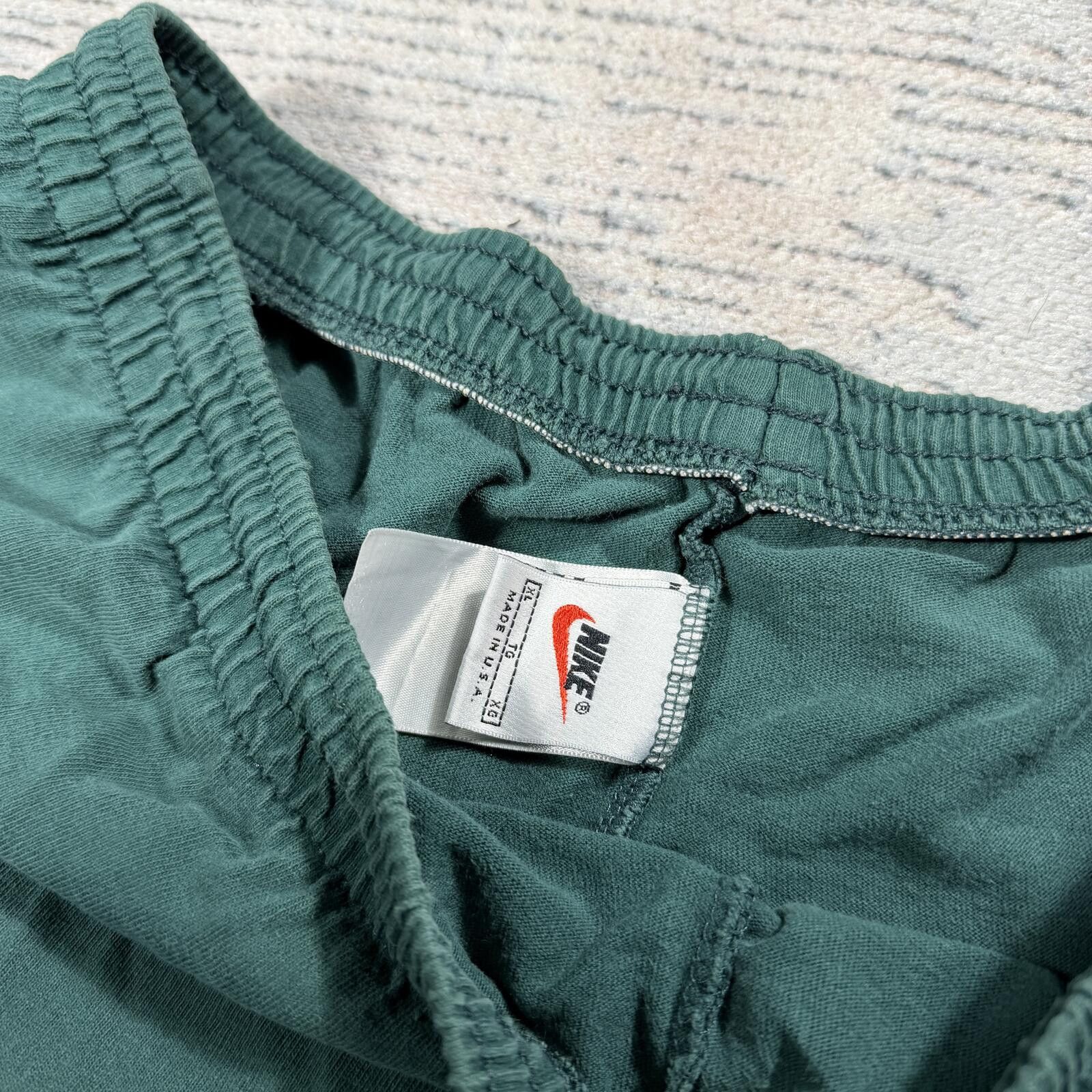 Nike Vintage 90s Nike Shorts Green Track Size US 36 / EU 52 - 3 Thumbnail