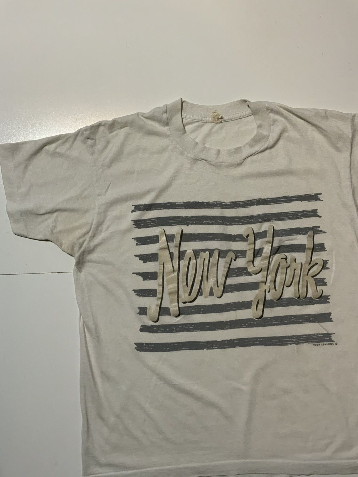 Vintage Vintage New York Four Seasons Single Stitch Souvenir T-Shirt Size US L / EU 52-54 / 3 - 3 Thumbnail