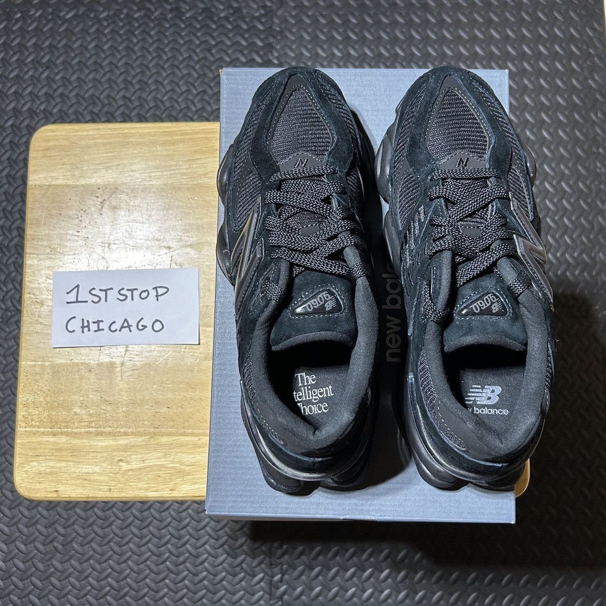 New Balance New Balance 9060 Triple Black Cat Suede U9060BPM Men's 9 NEW Size US 9 / EU 42 - 4 Thumbnail