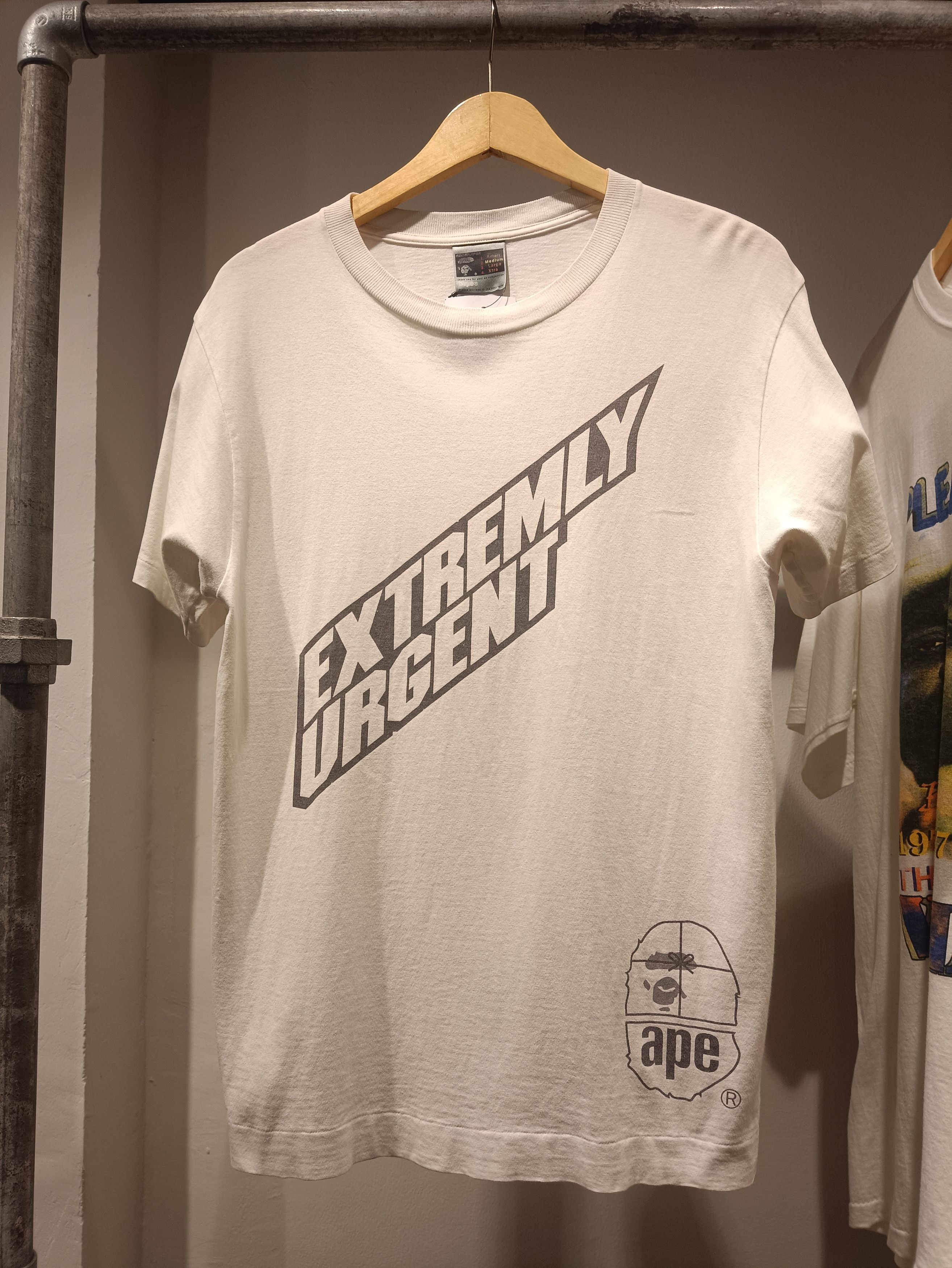 Bape × Vintage bape extremly urgent Size US M / EU 48-50 / 2 - 1 Thumbnail