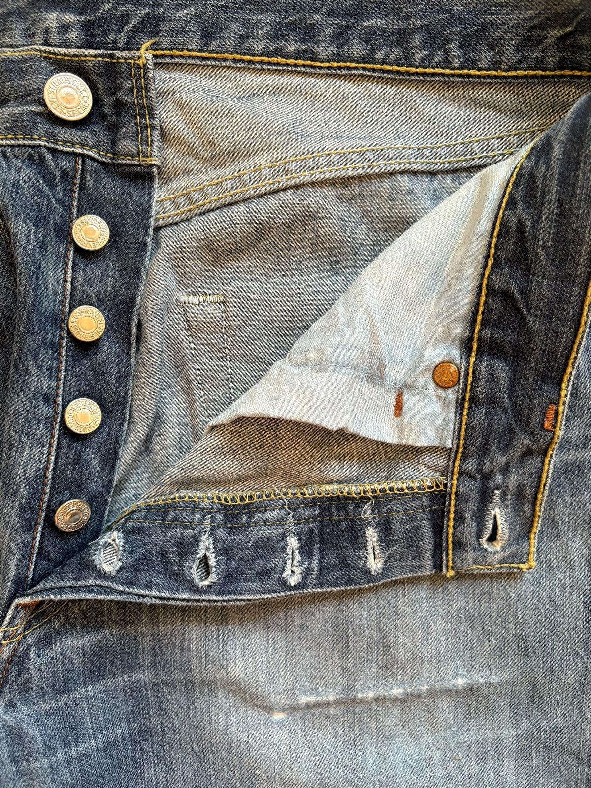 Levi's Vintage 90s Levis 501 Blue Wash Distressed Baggy Jeans Size US 32 / EU 48 - 3 Thumbnail
