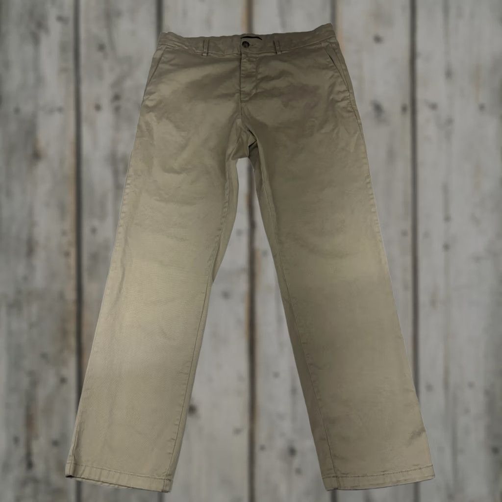 Banana Republic Banana Republic Chino Pants Athletic Fit 36x30 Mens Beige Solid Tapered Front Pockets Work Casual Bureau City College Preppy Vintage No Size US 36 / EU 52 - 1 Thumbnail
